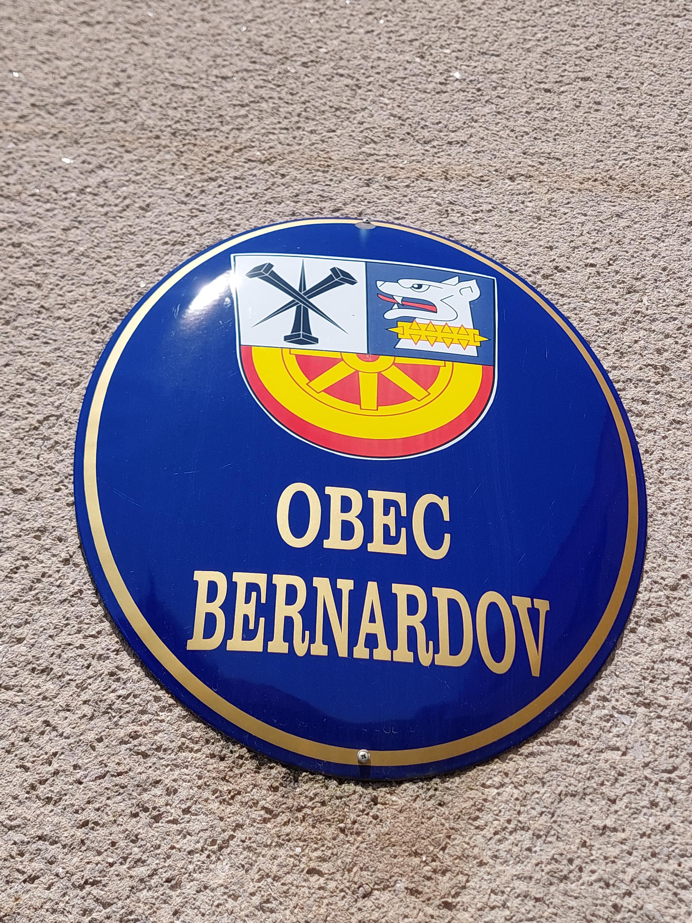 Bernardov - obecní úřad foto 2