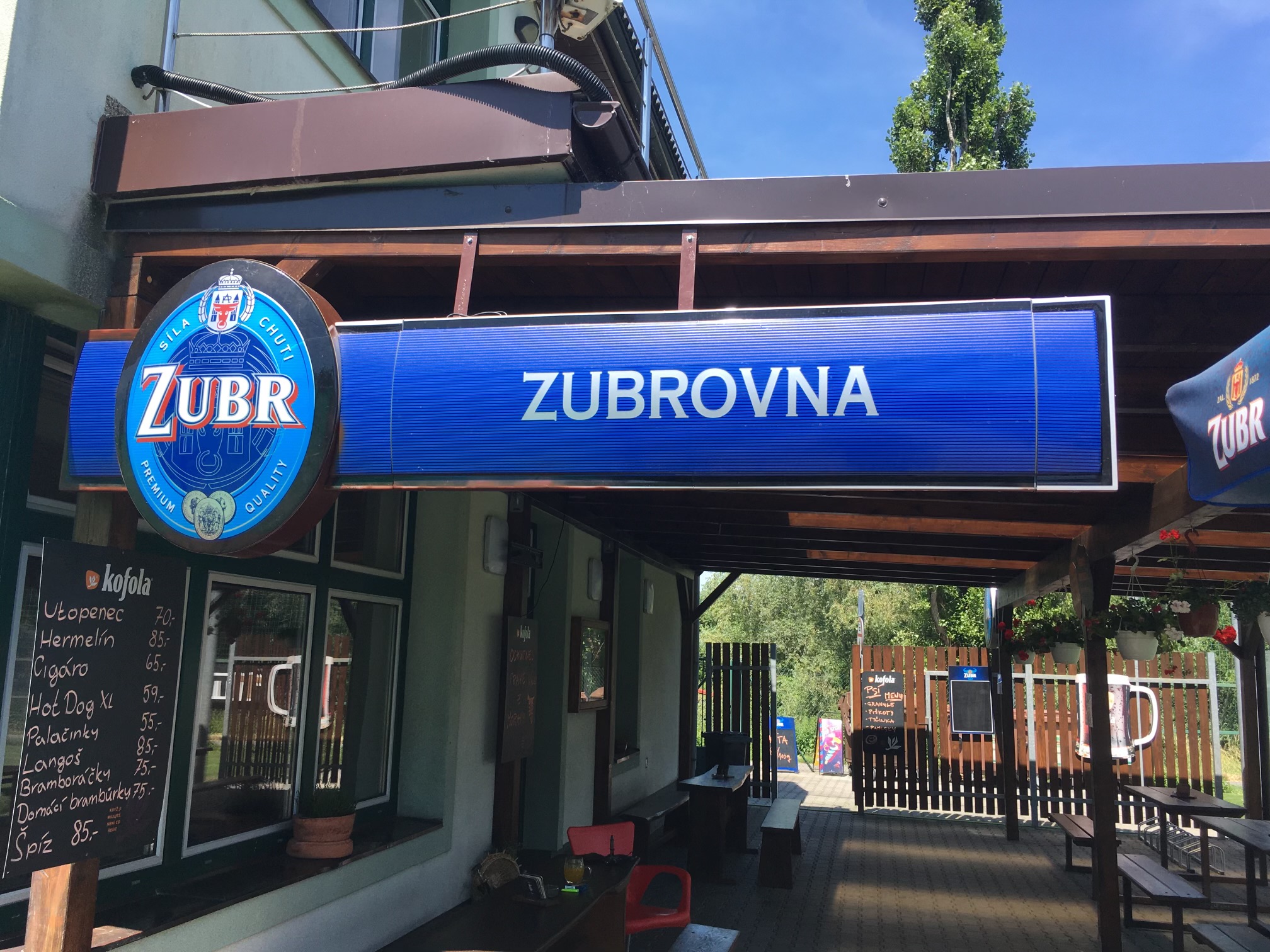 Zubrovna na hřišti