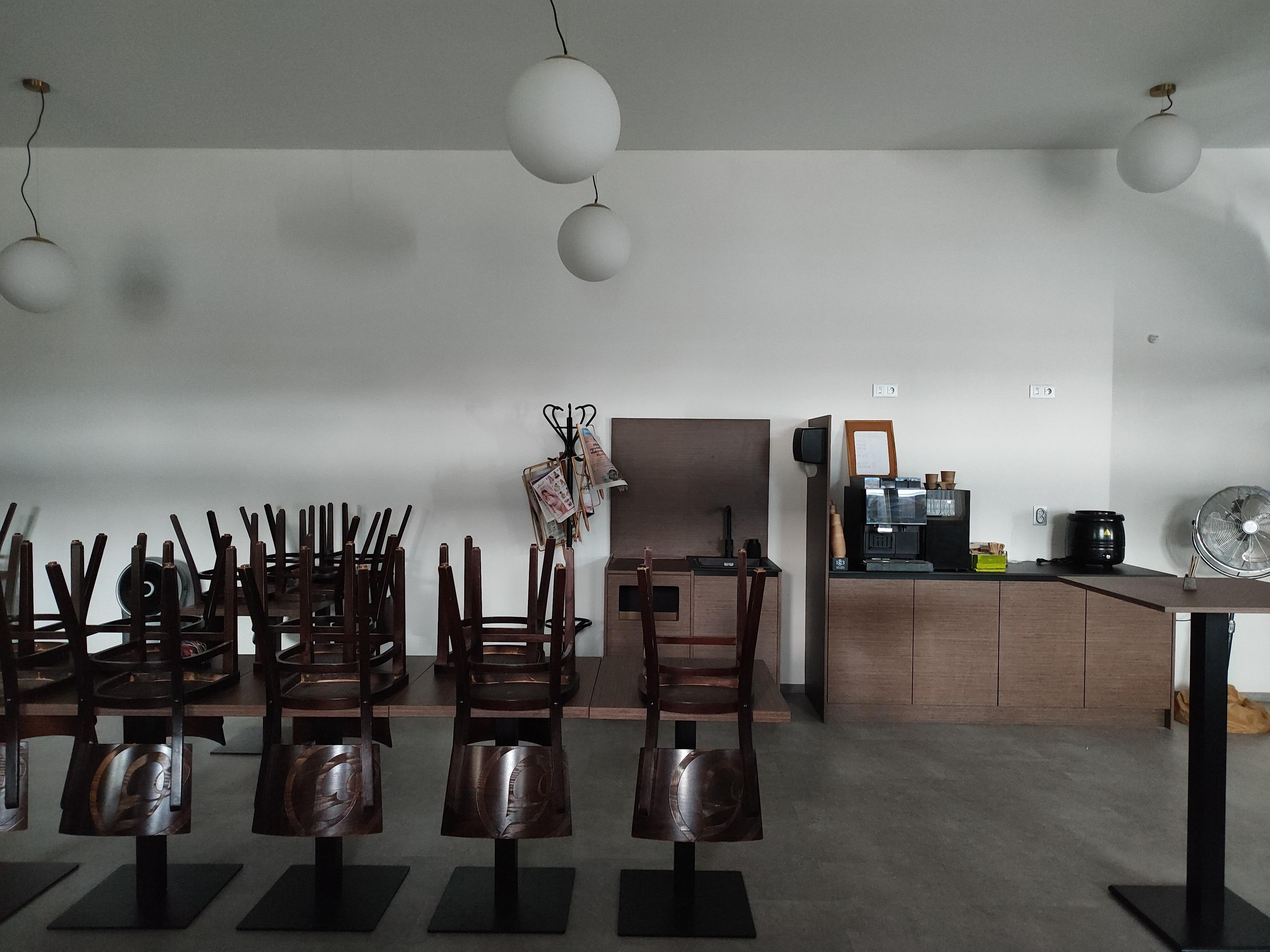 Zastávka by Pivstro