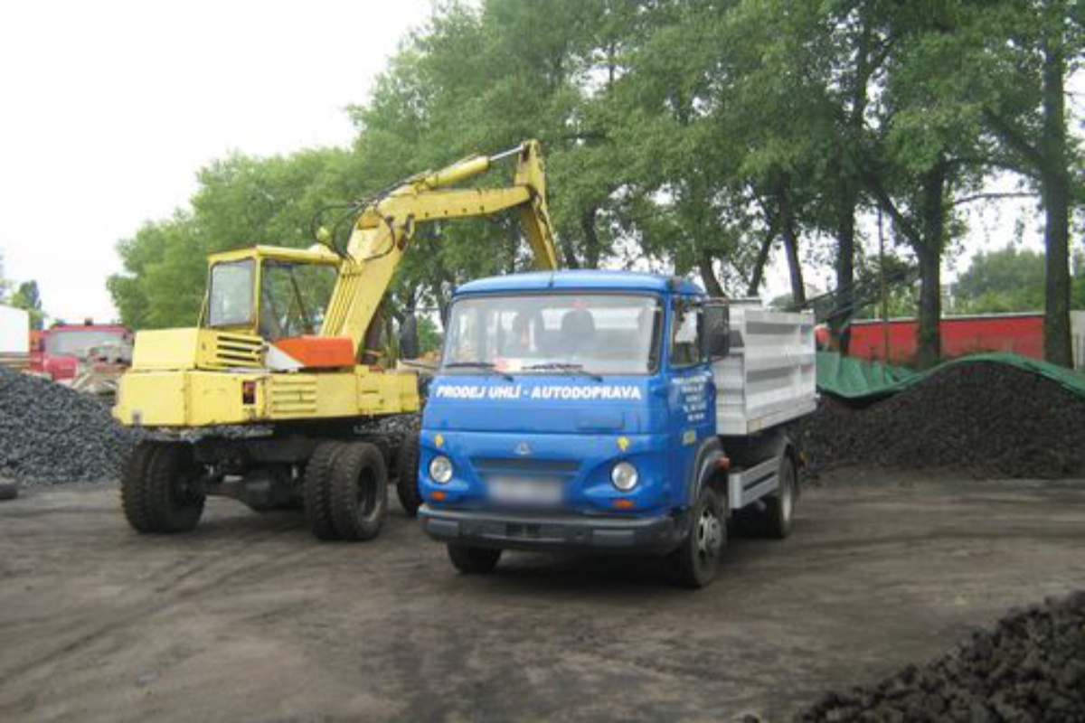 Uhelné sklady - Jiří Korbička