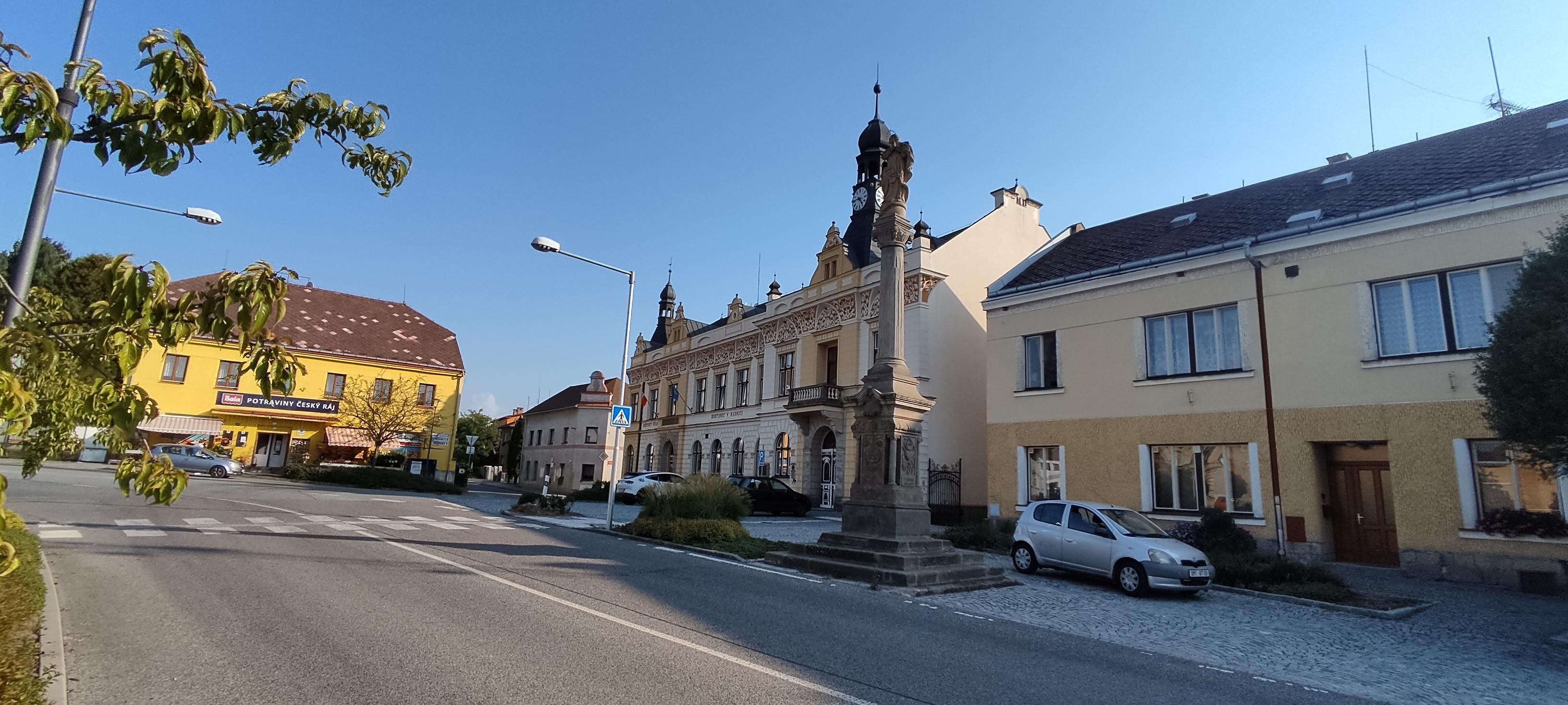 Rovensko pod Troskami - městský úřad foto 4