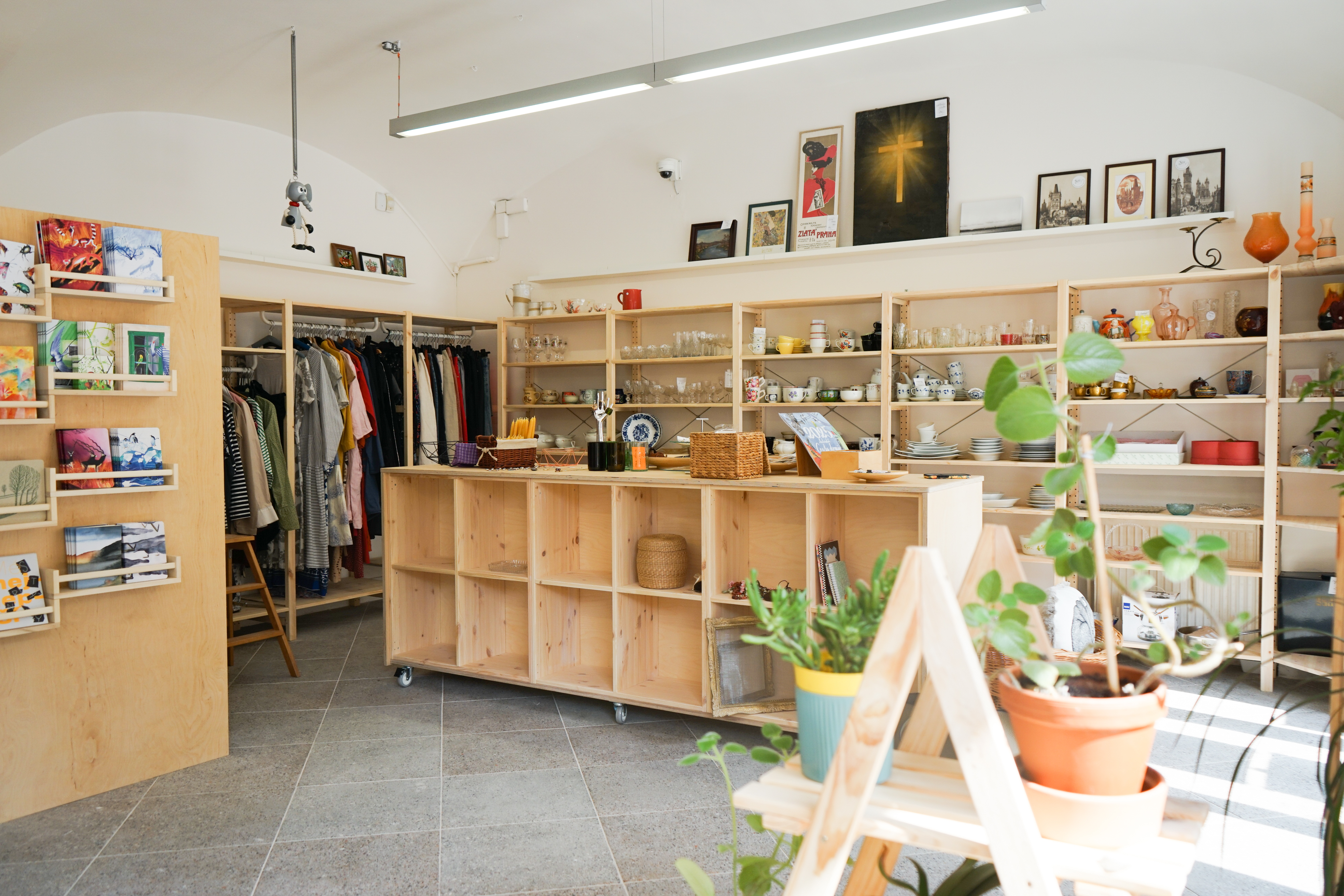 Dobročinný obchod Cesta domů foto 2