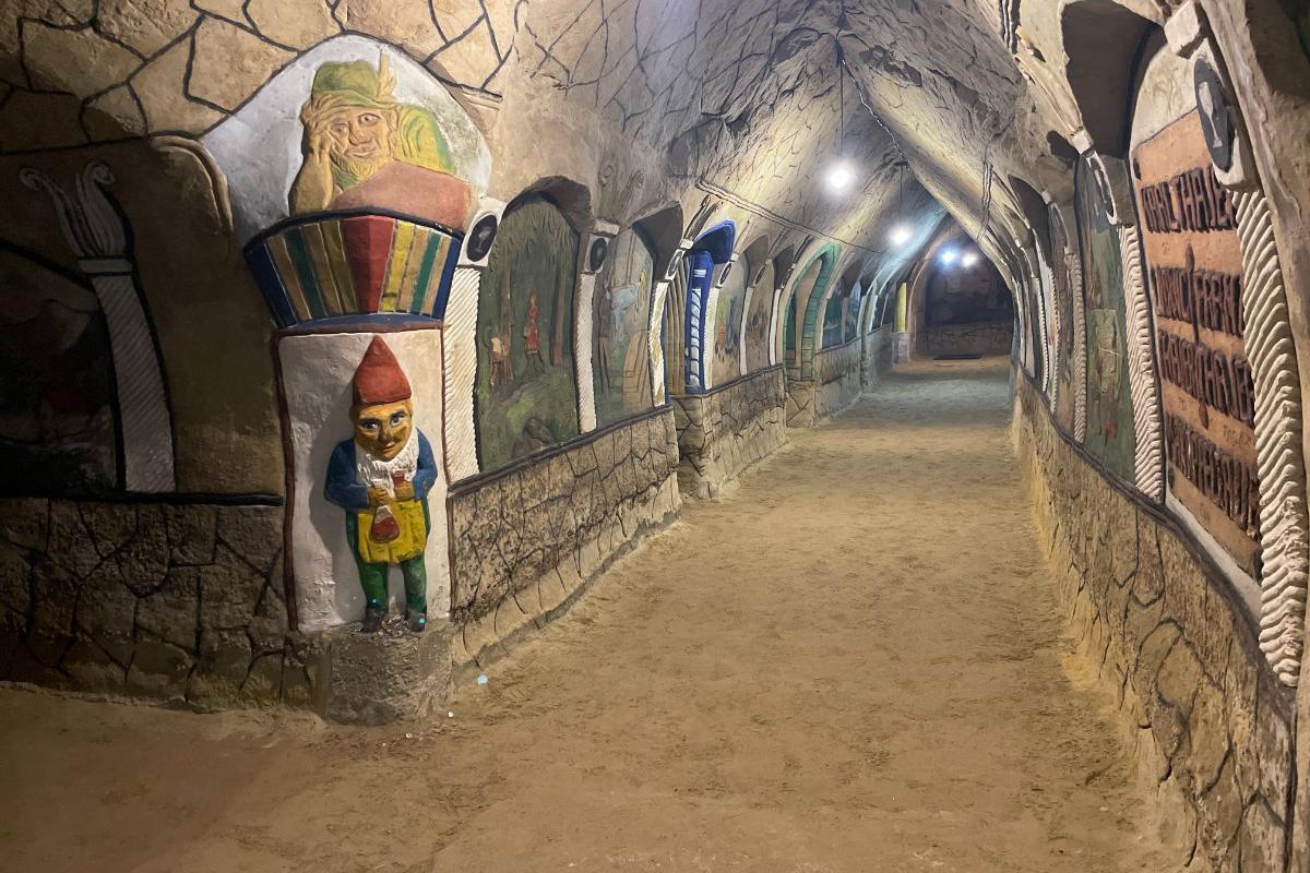 Malovaný sklep Šatov