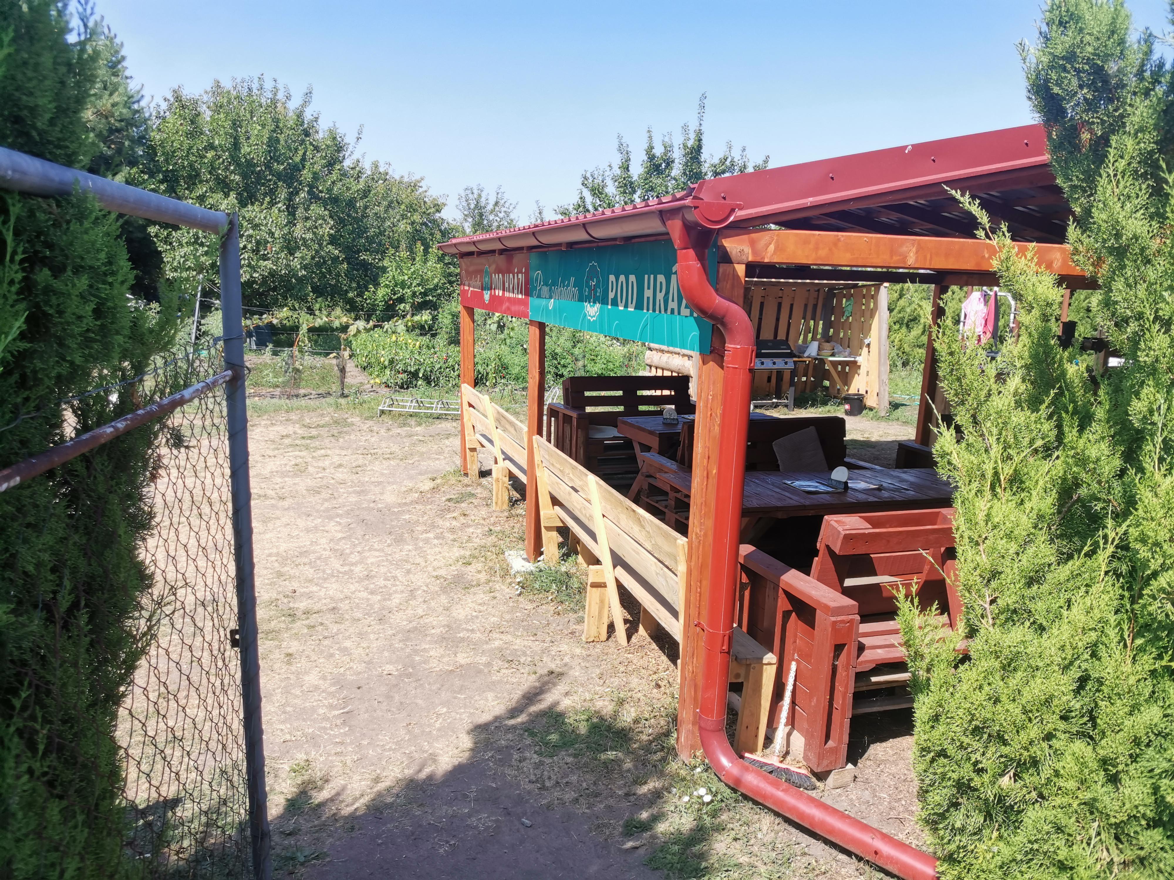 Pivní zahrádka Pod hrází