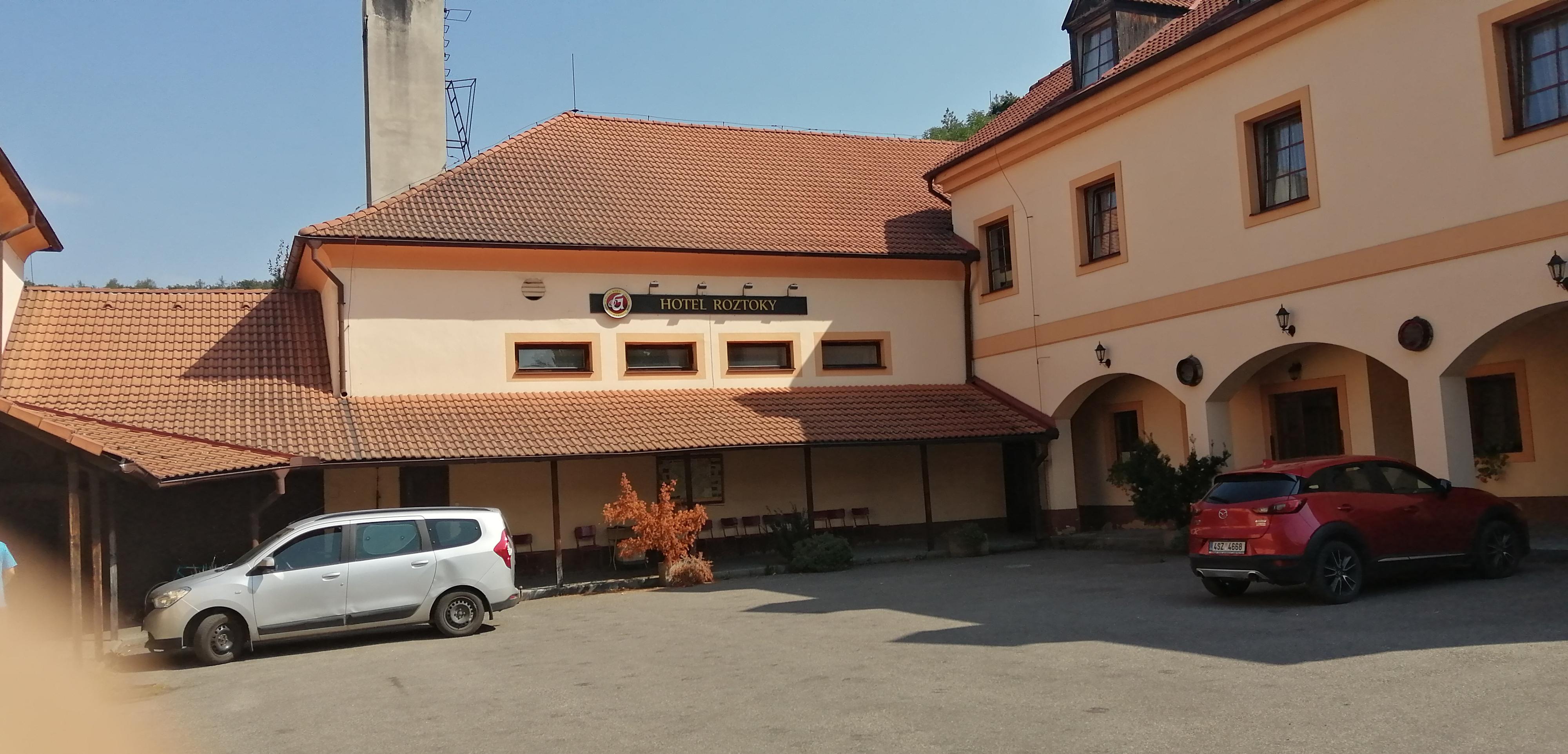 Restaurace Hotel Roztoky foto 3