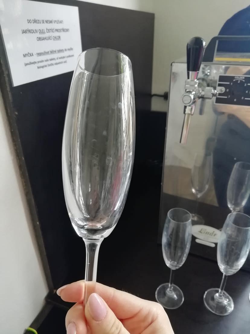 Kostka v poli foto 4