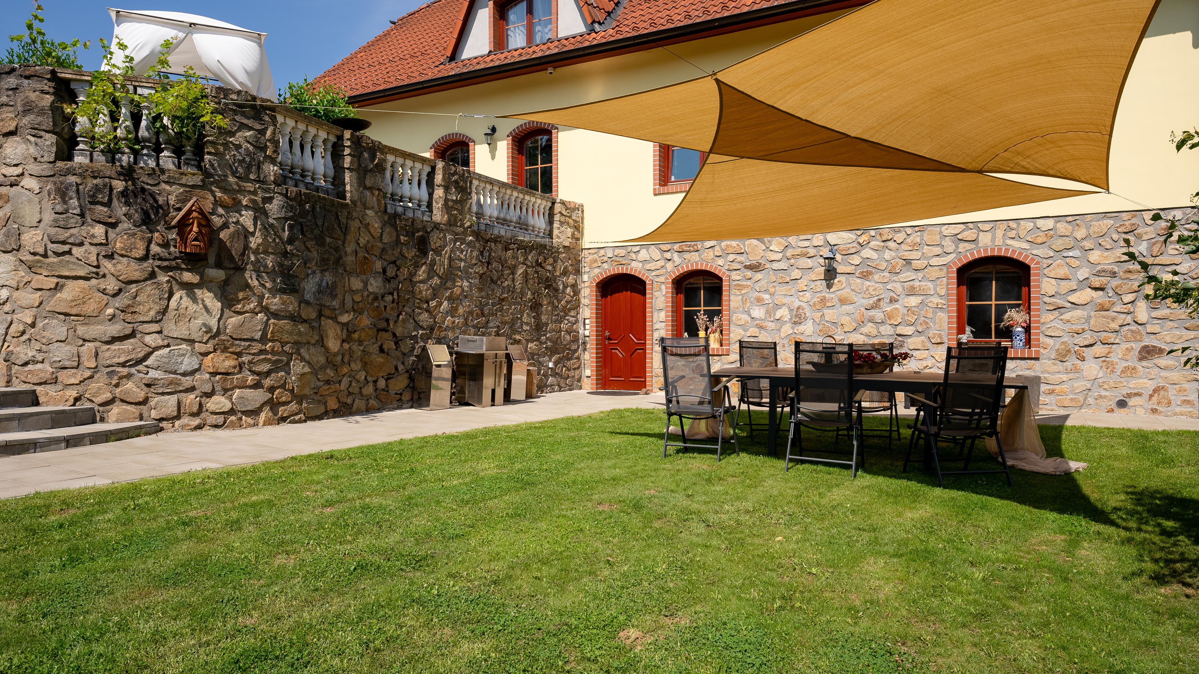 Spaní na včelách foto 3