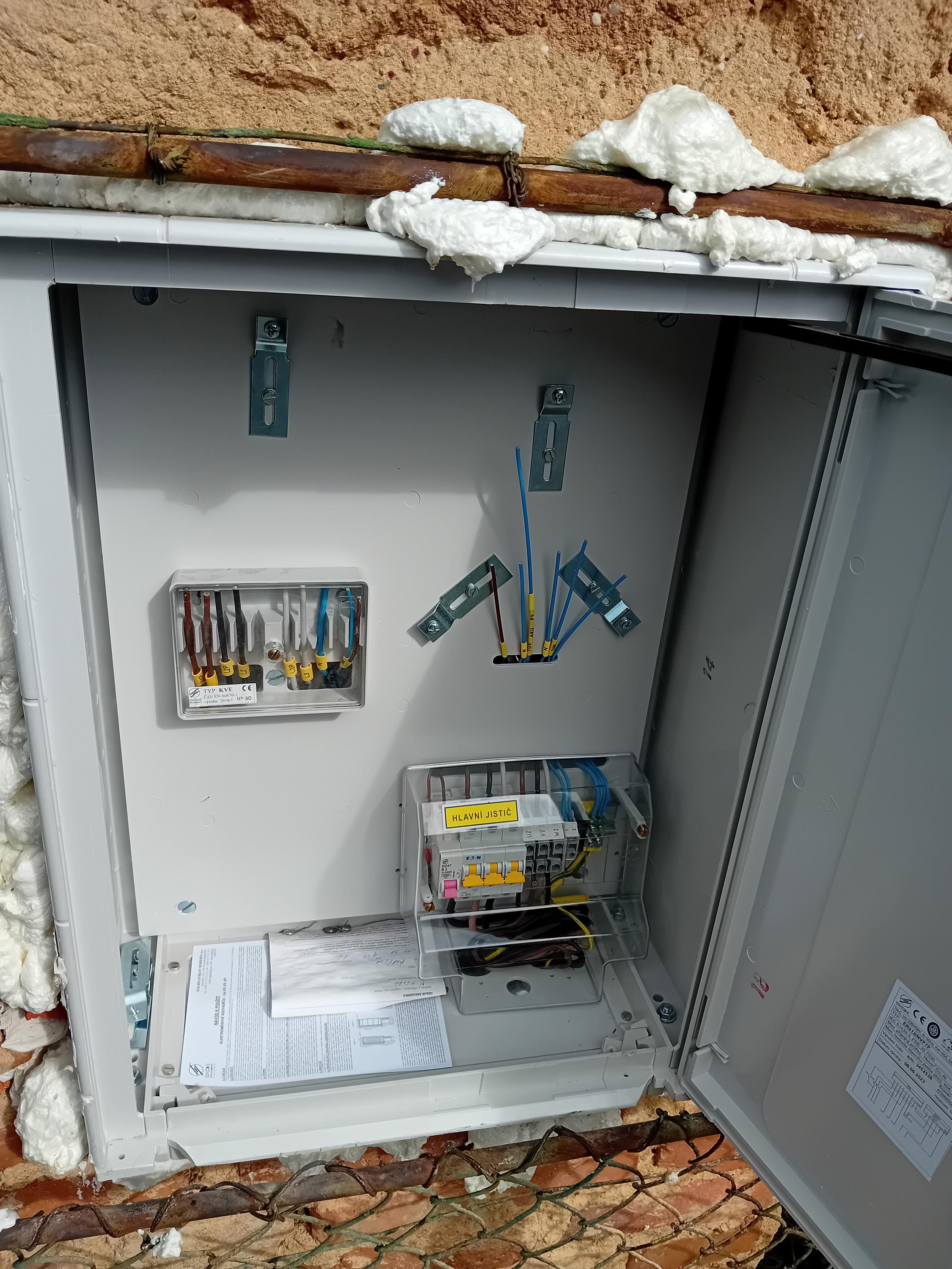 Revizní technik vysokého napětí , elektrikář Pavel Šlais foto 1