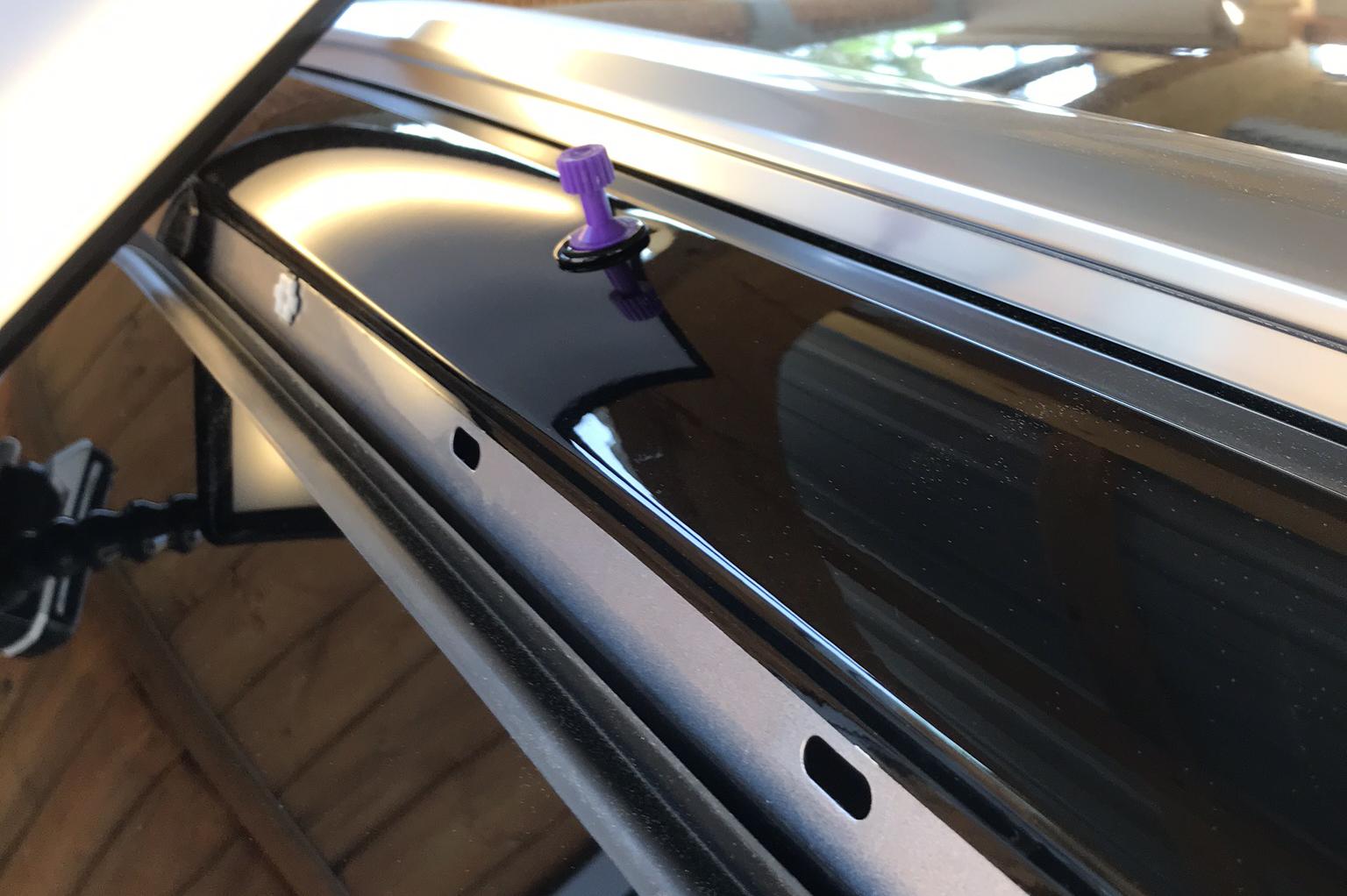 Oprava důlku na střeše