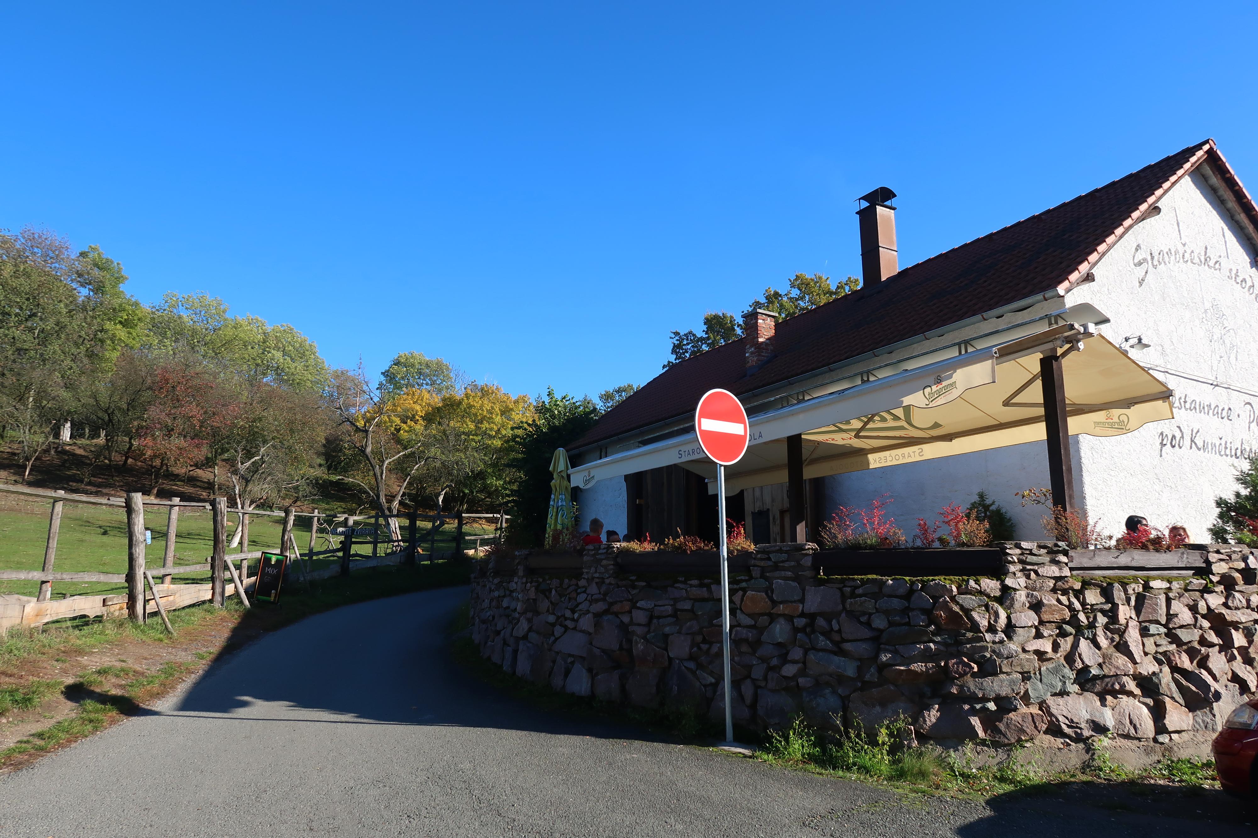 Restaurace pod Kunětickou horou, s.r.o. foto 4