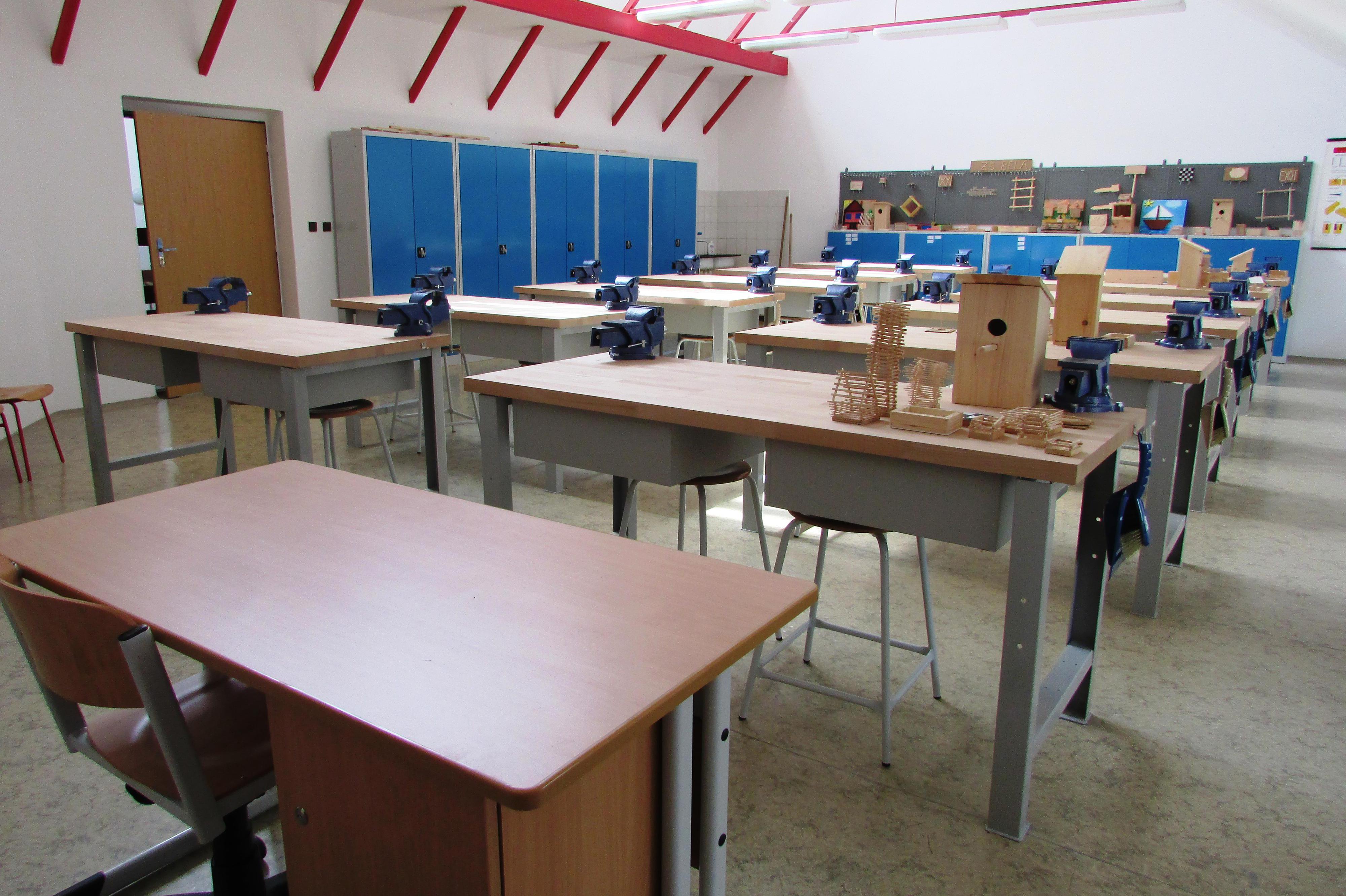 Základní škola Rohovládova Bělá, okres Pardubice