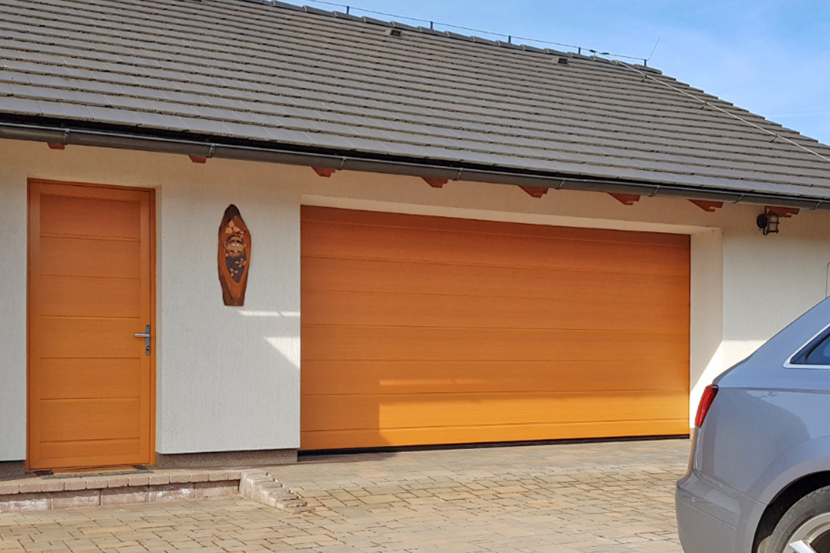 Montujeme-vrata.cz - garážová a průmyslová vrata foto 2