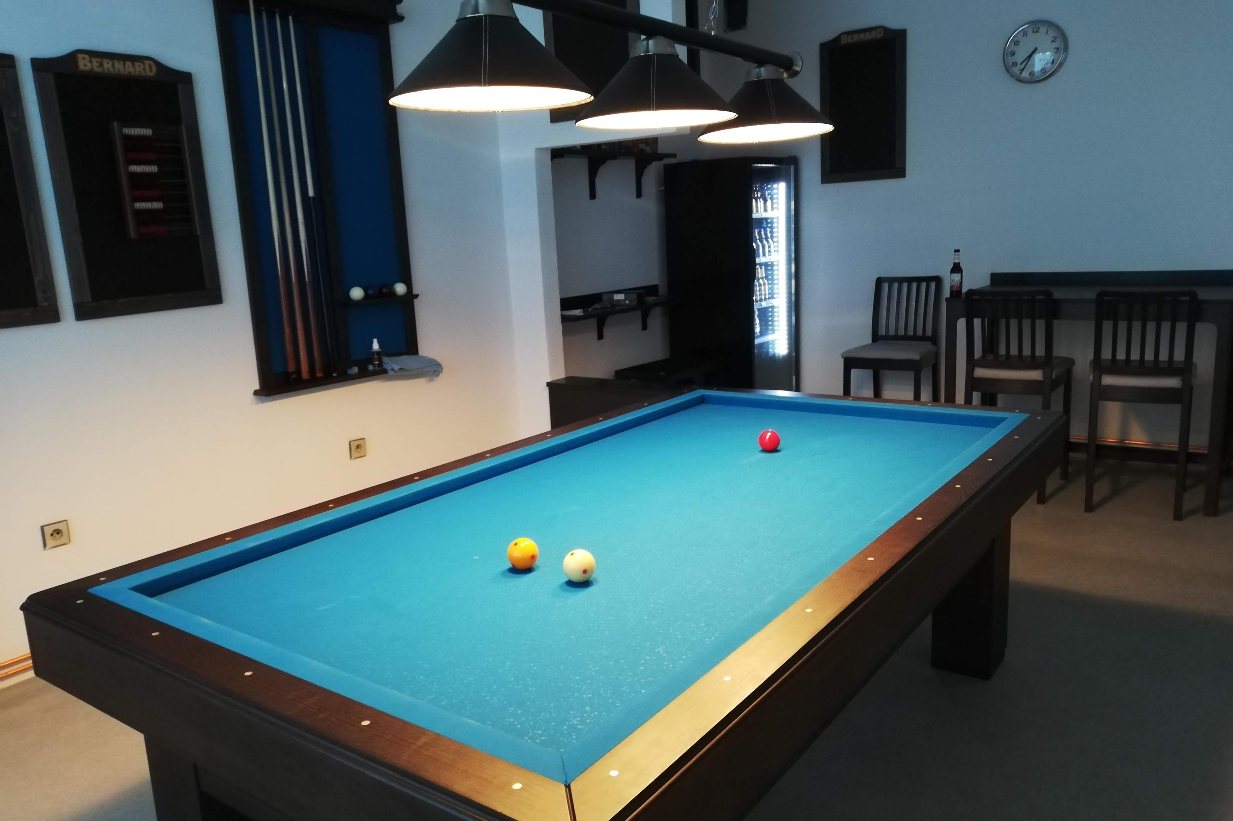 Karambol 108  - samoobslužná kulečníková herna