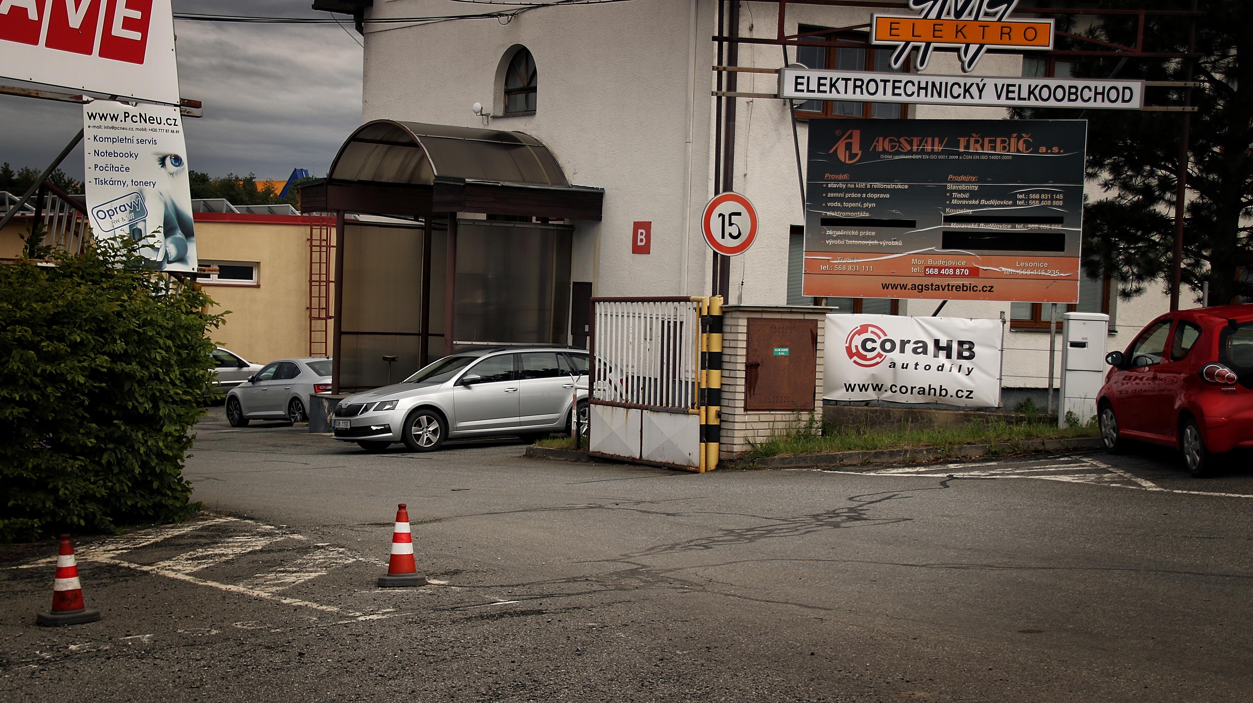coraHB autodíly s.r.o. foto 2