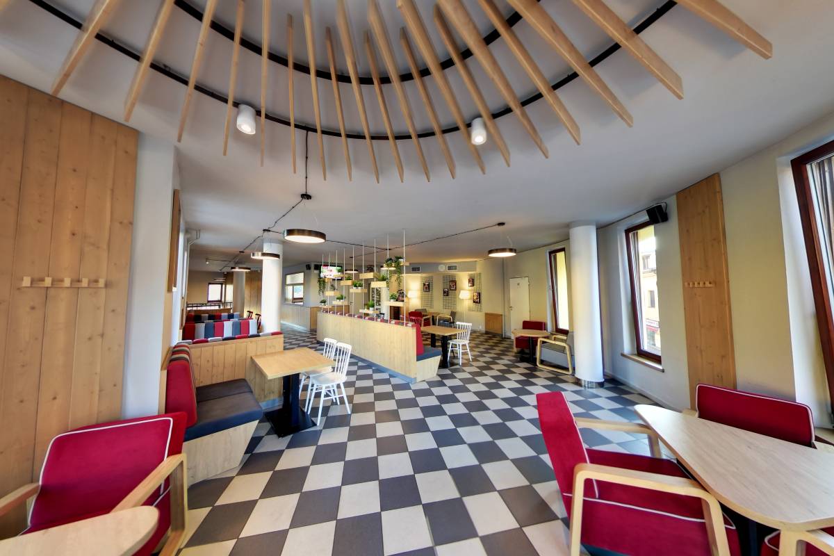 CrossCafe Plzeňská brána