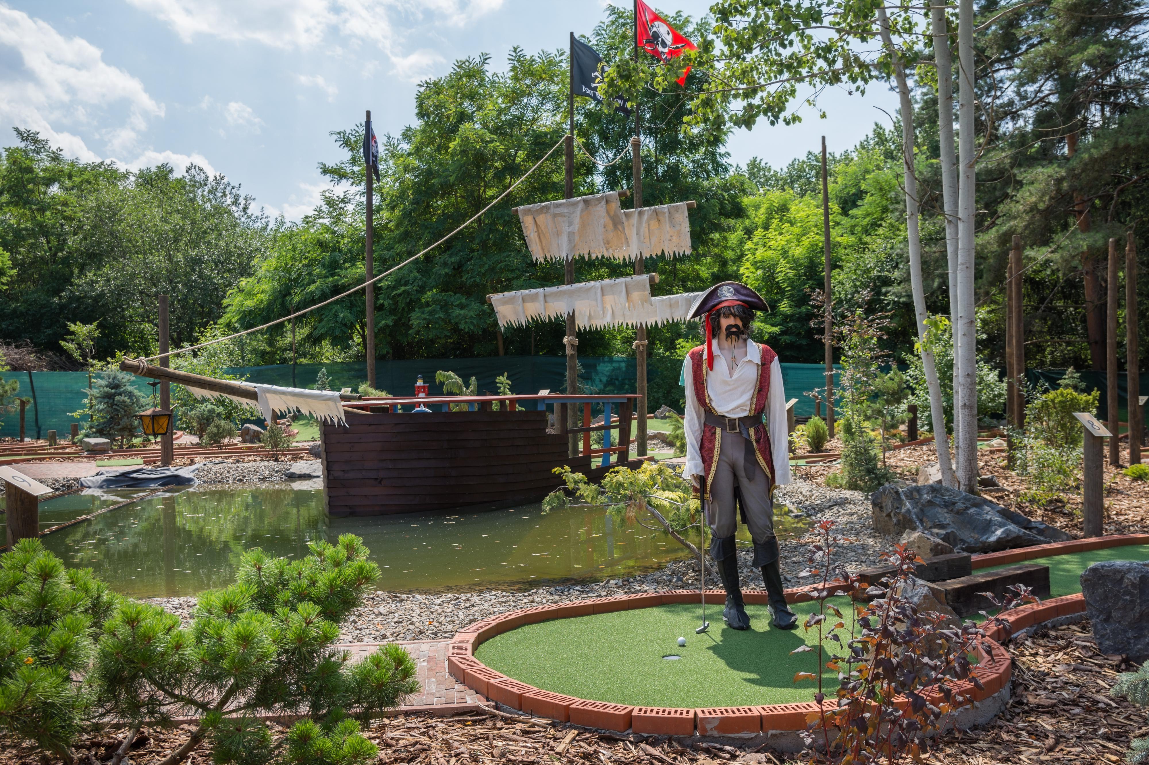 Minigolf - Pirátí zátoka foto 1