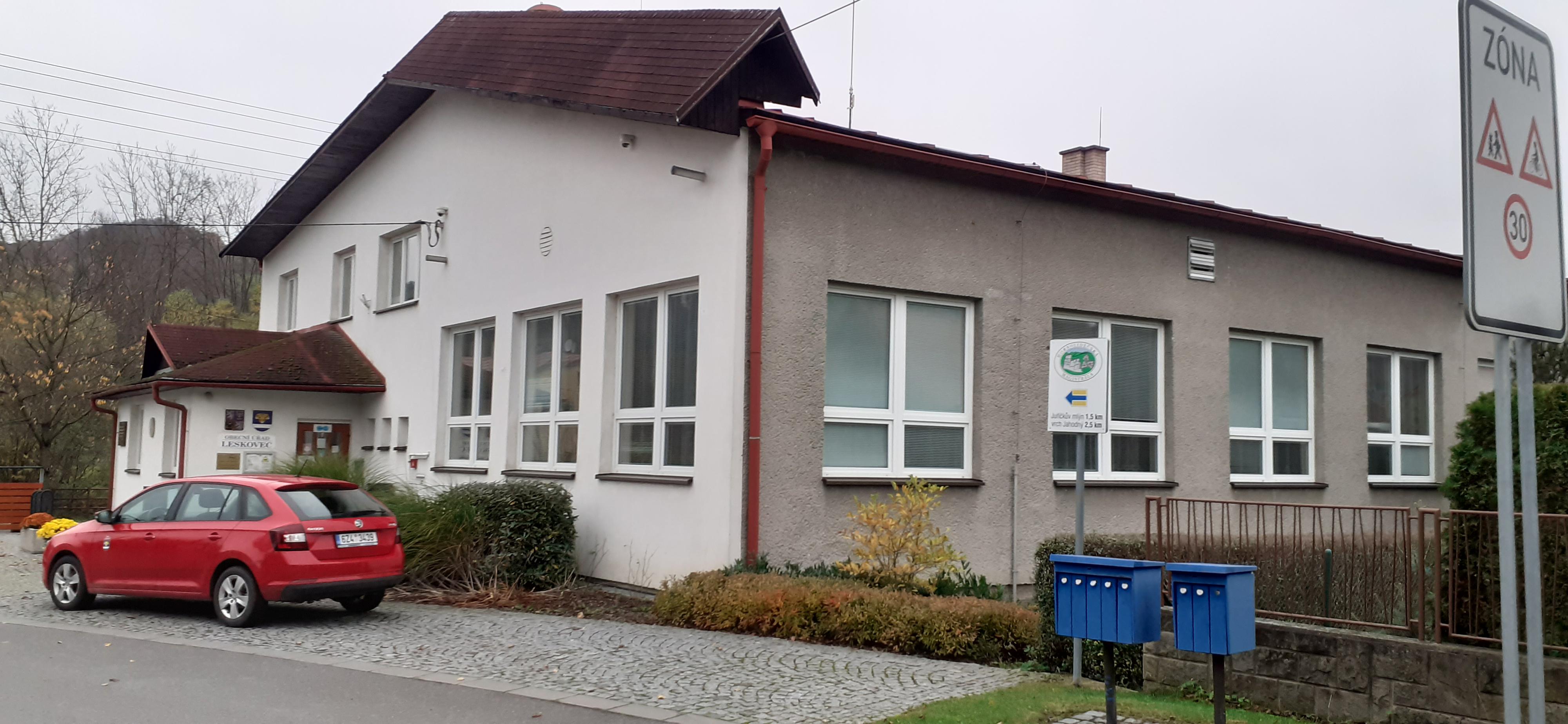 Leskovec - obecní úřad foto 3