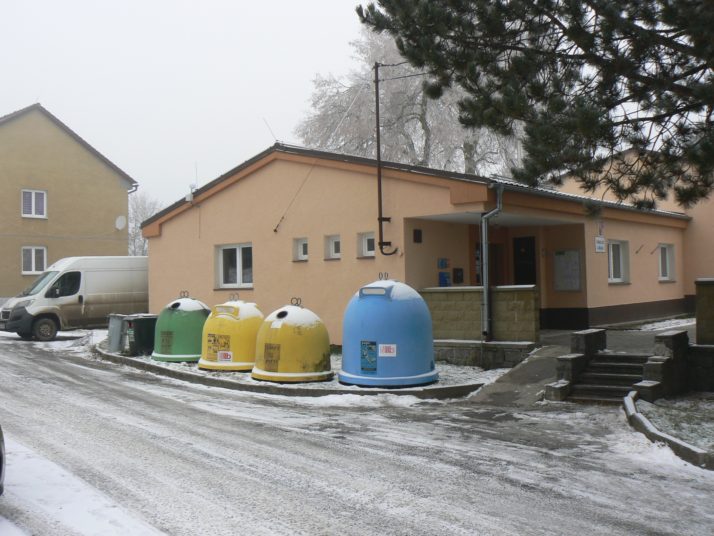 Tis u Blatna - obecní úřad foto 4