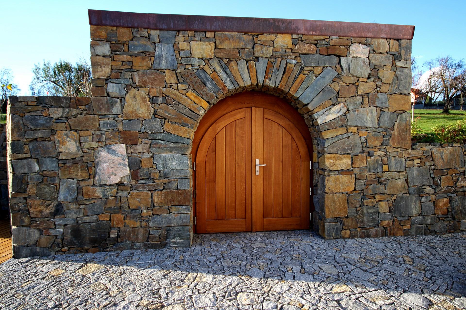 Kamenné stavby - Luděk Komoň