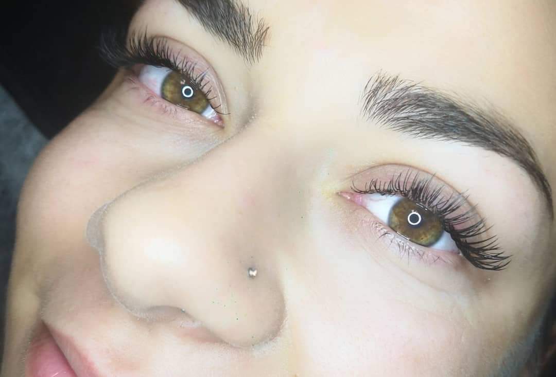 Prodlužování řas deLux kosmetik foto 3