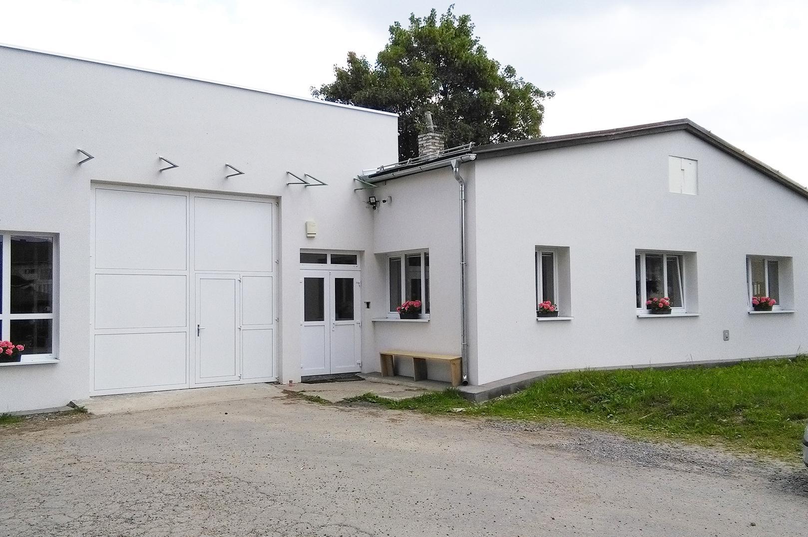 Nábytek z masivu DOMESTAV s.r.o.