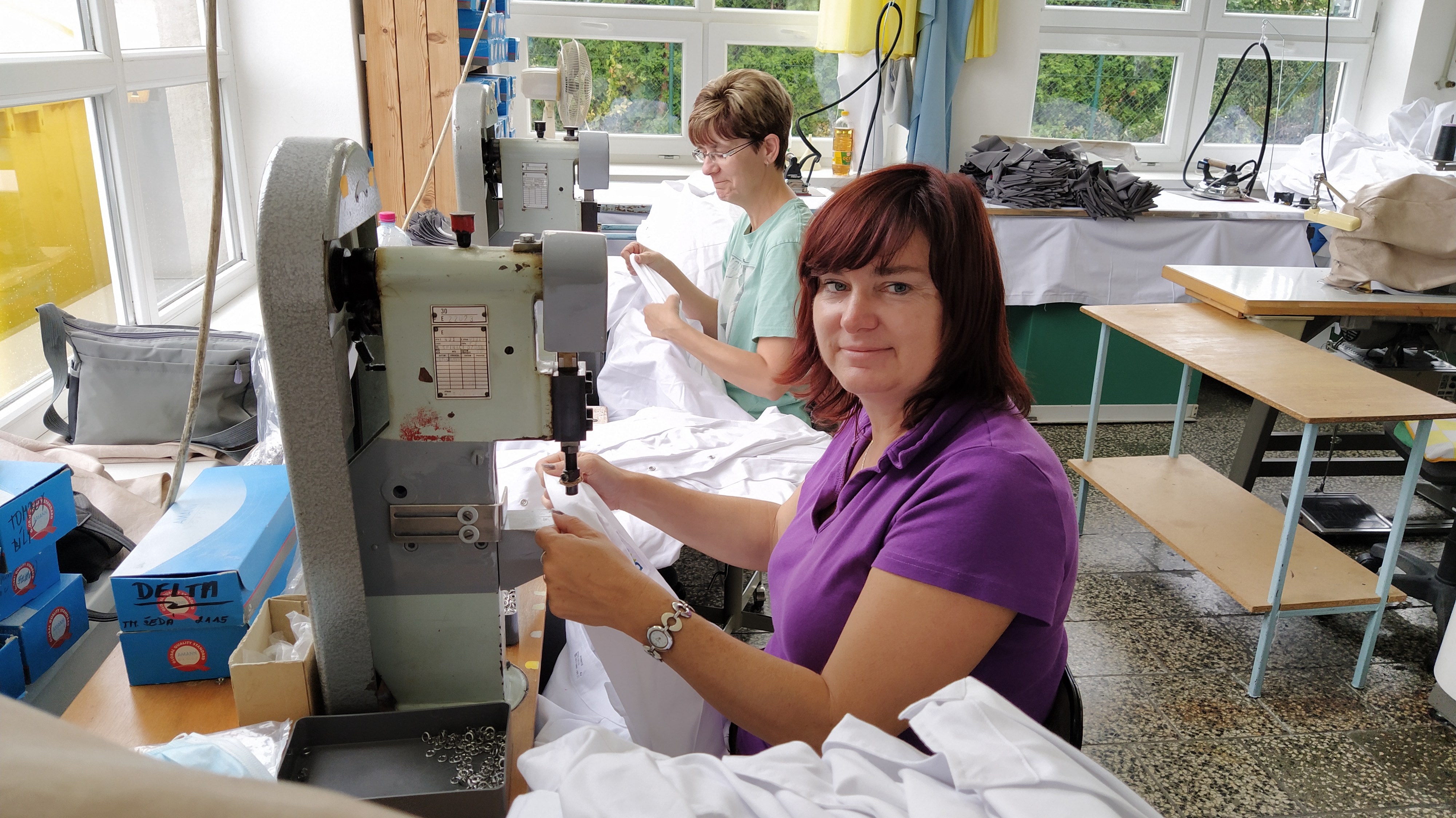 Oděvy Hotový foto 3