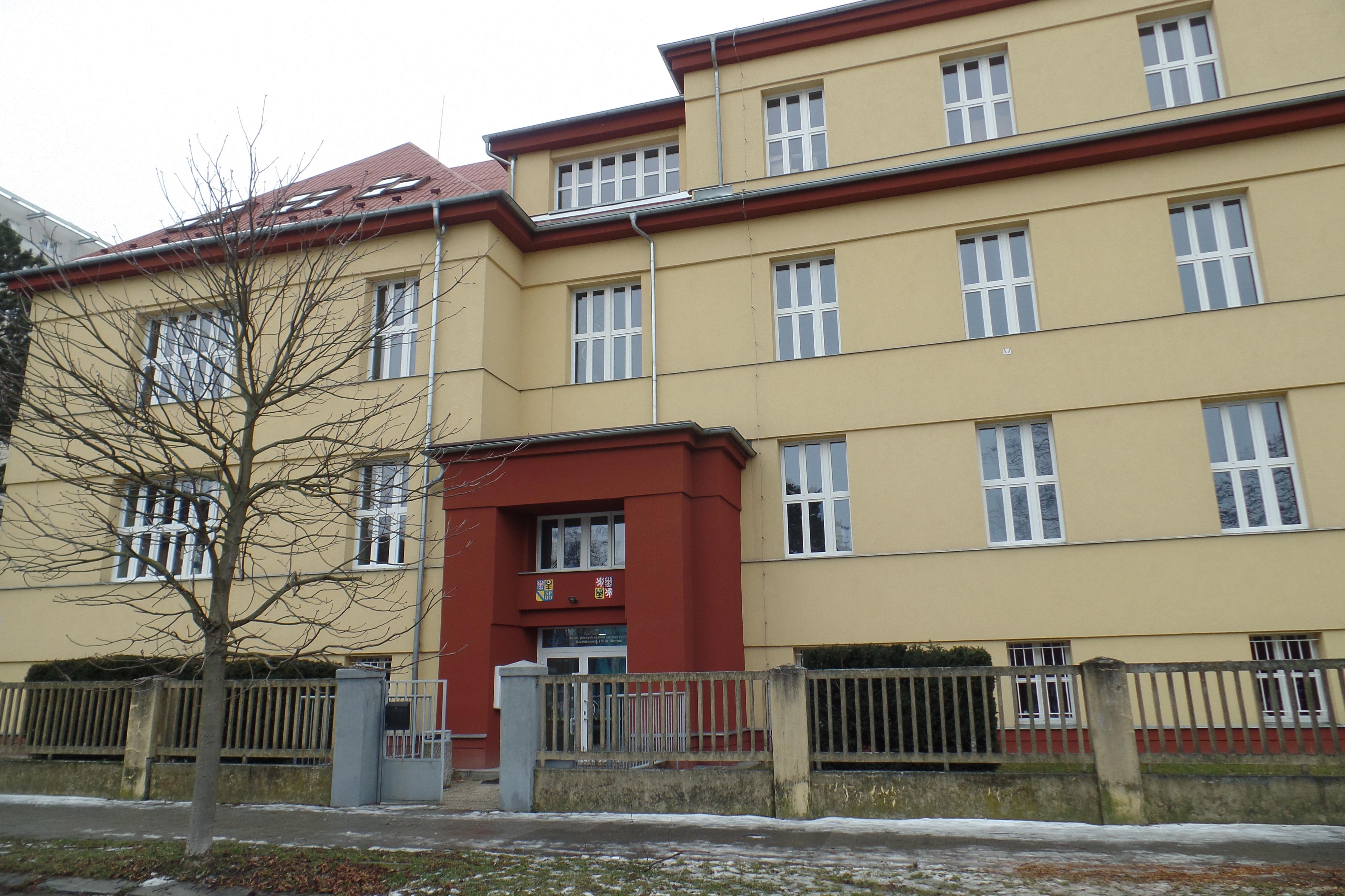 Vyšší odborná škola a Střední průmyslová škola elektrotechnická, Olomouc, Božetěchova 3