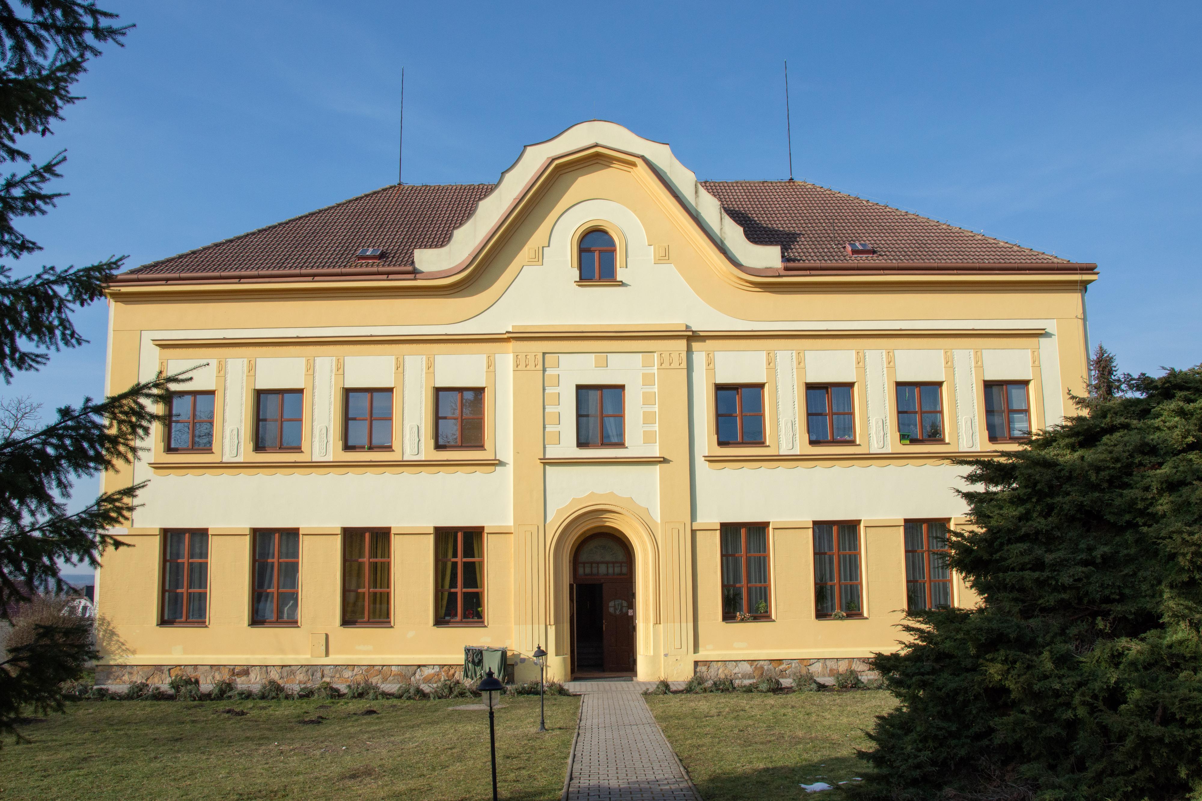 Hlavenec - obecní úřad foto 3