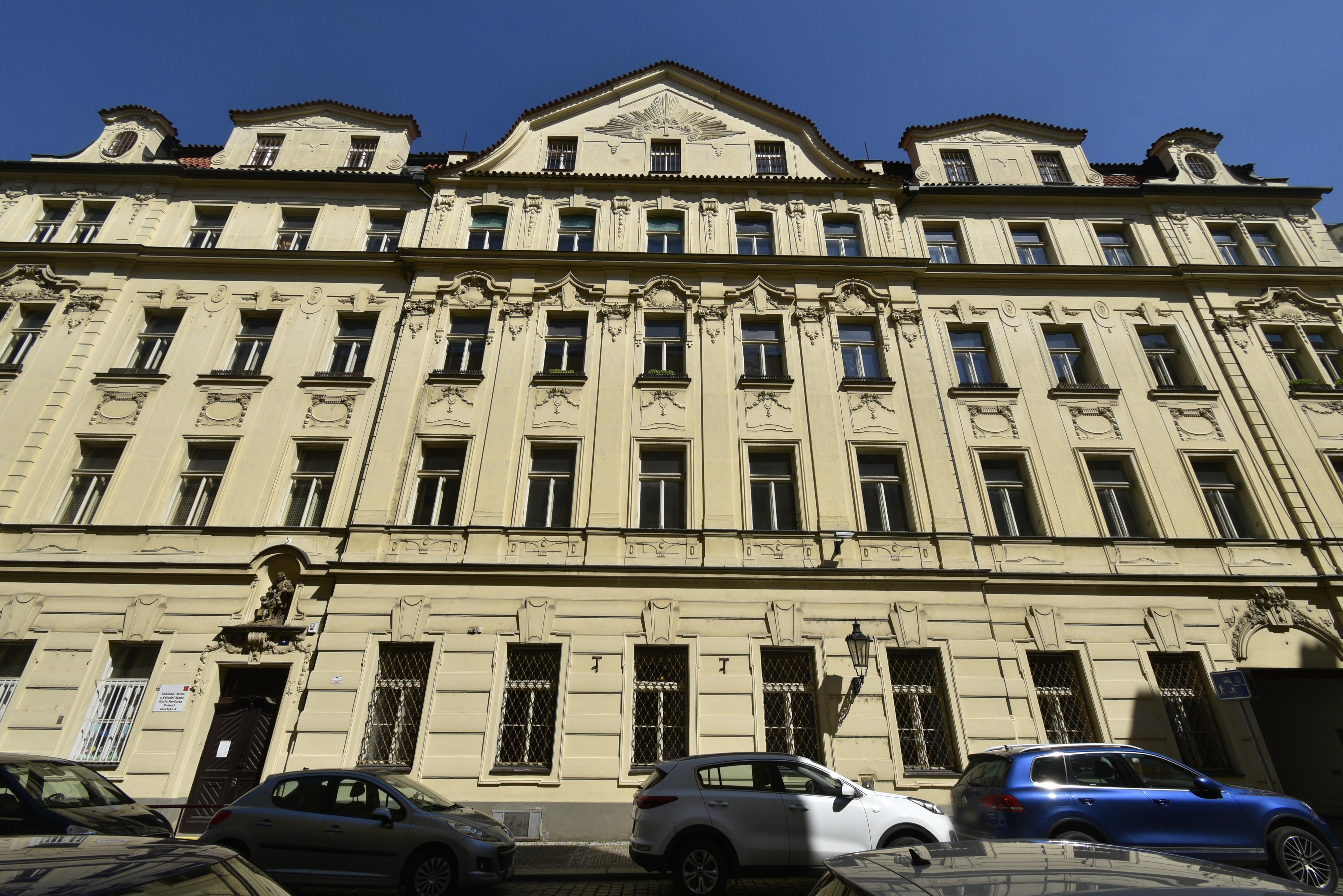 Základní škola a Střední škola Karla Herforta, Praha 1, Josefská 4 foto 3