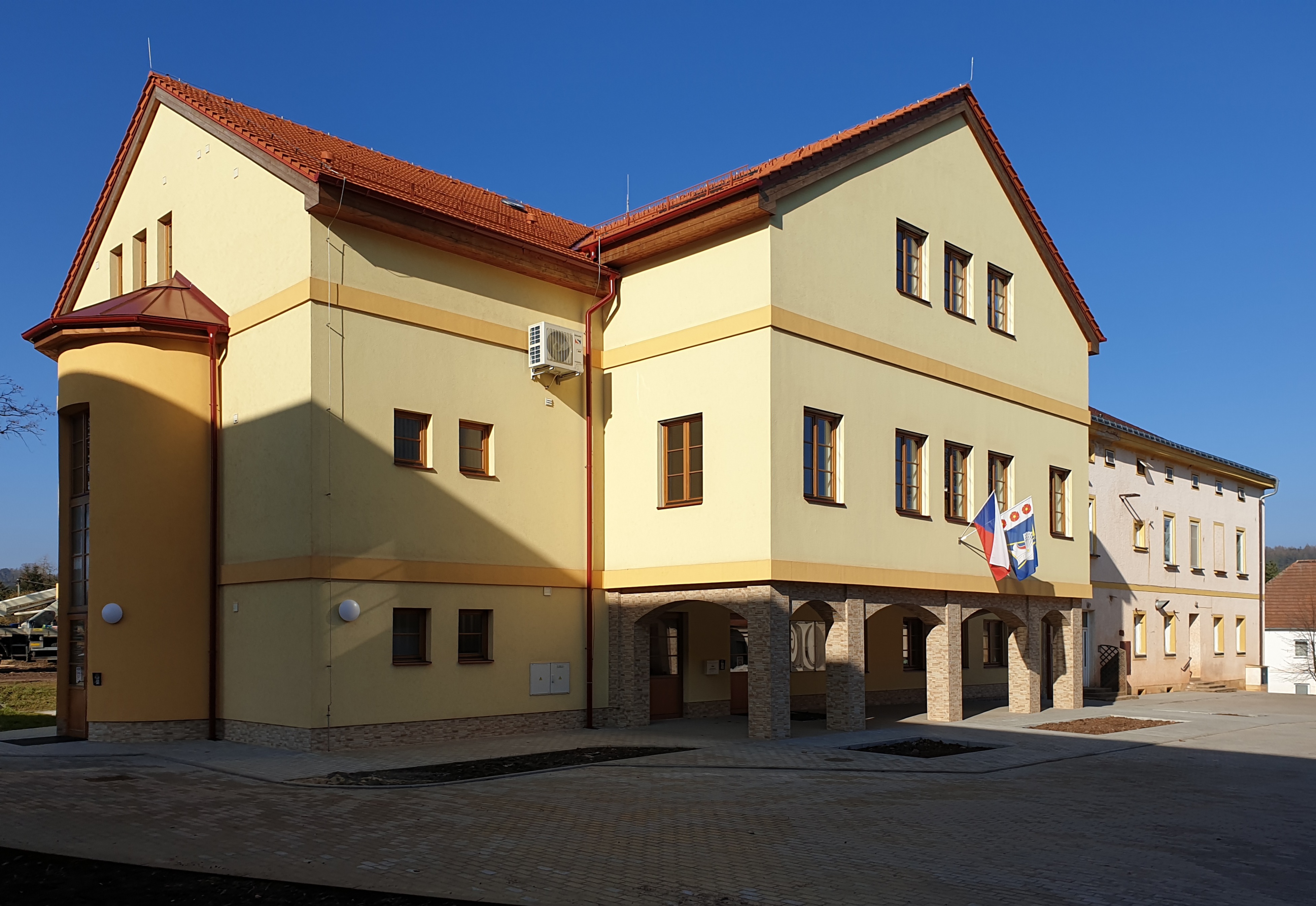 Hejtmánkovice - obecní úřad foto 1