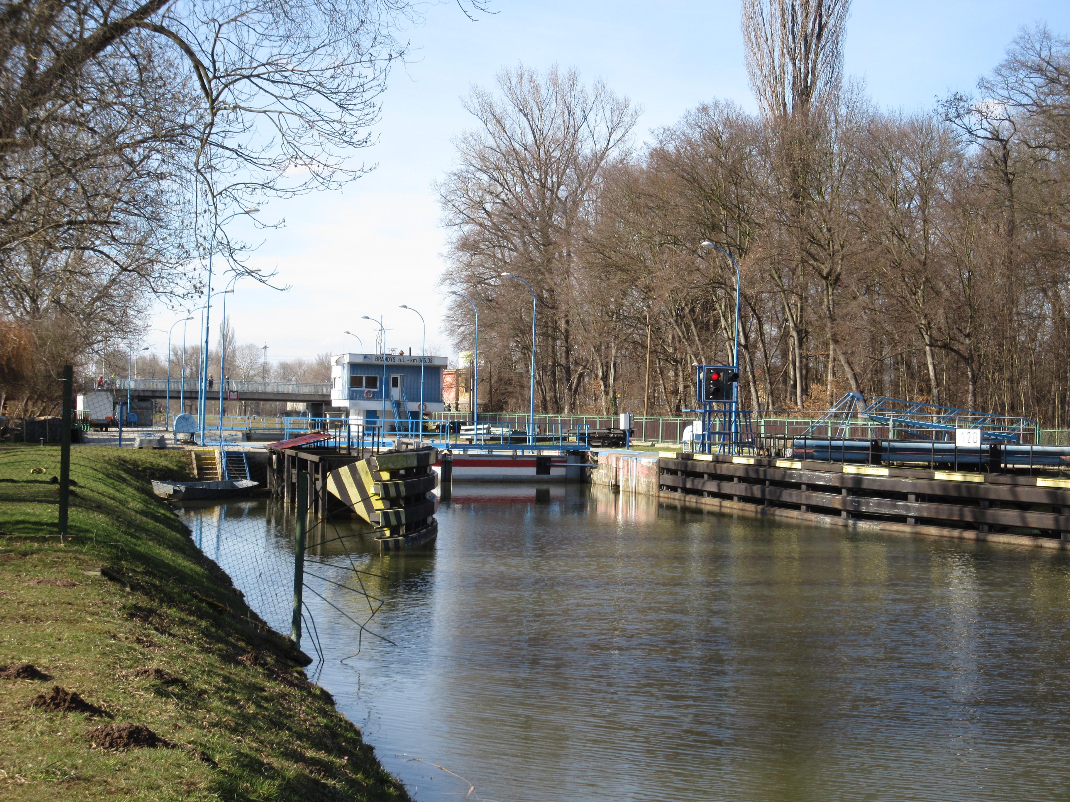 Plavební komora Brandýs nad Labem