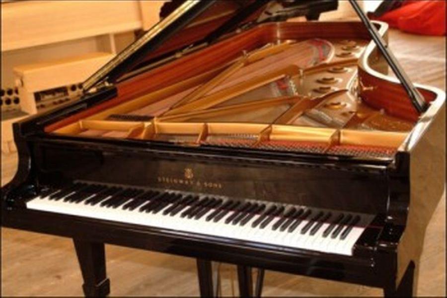 Stěhování trezorů, pian a dalších těžkých břemen