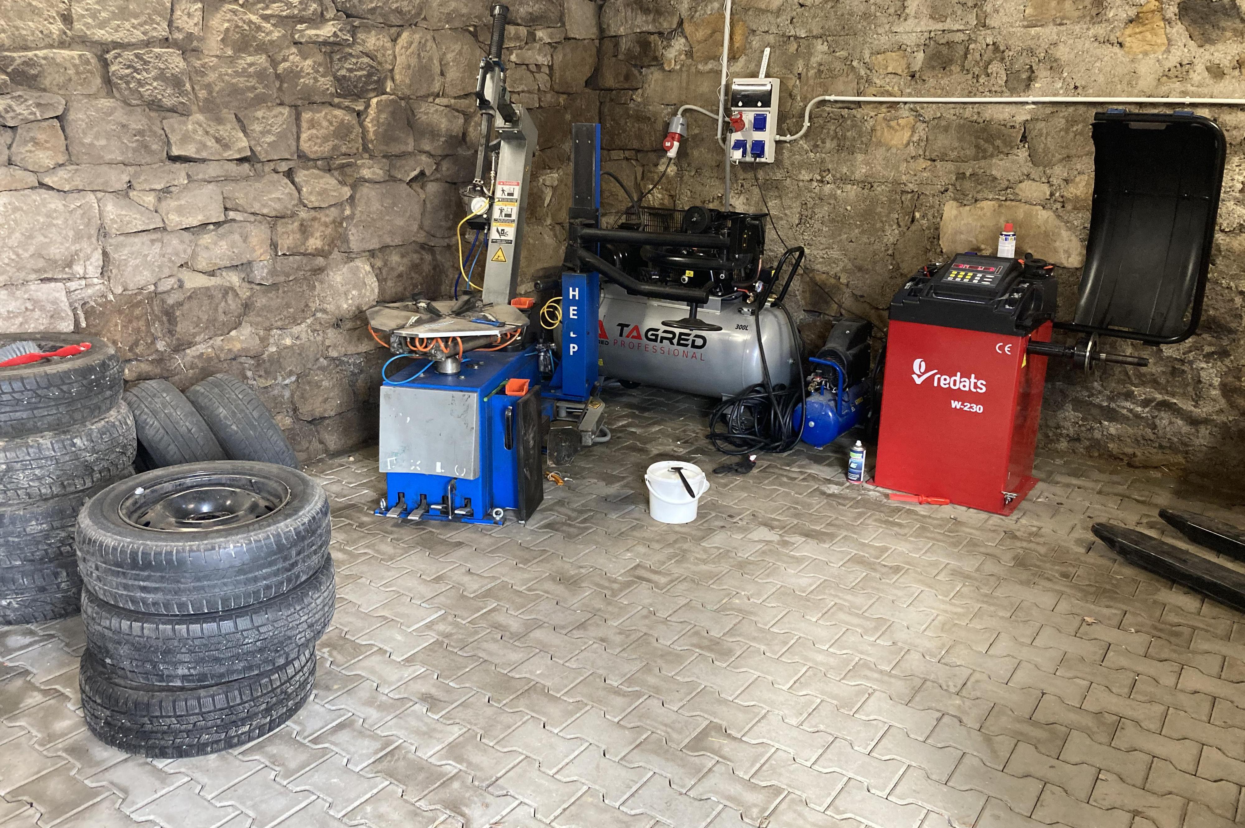 Pneuservis Konečný