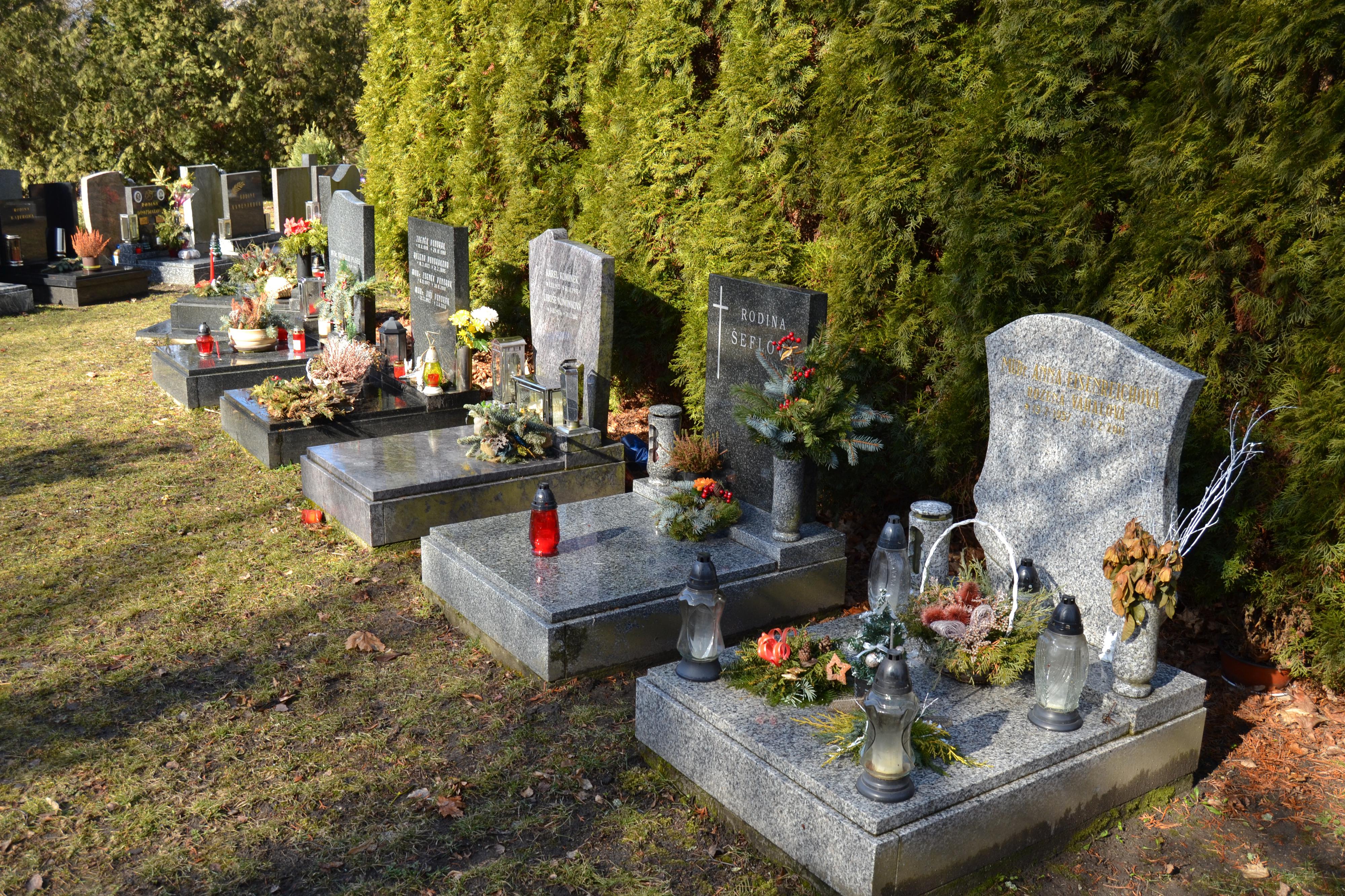 Výroba hrobů a pomníků - hroby od 14.500,- Kč