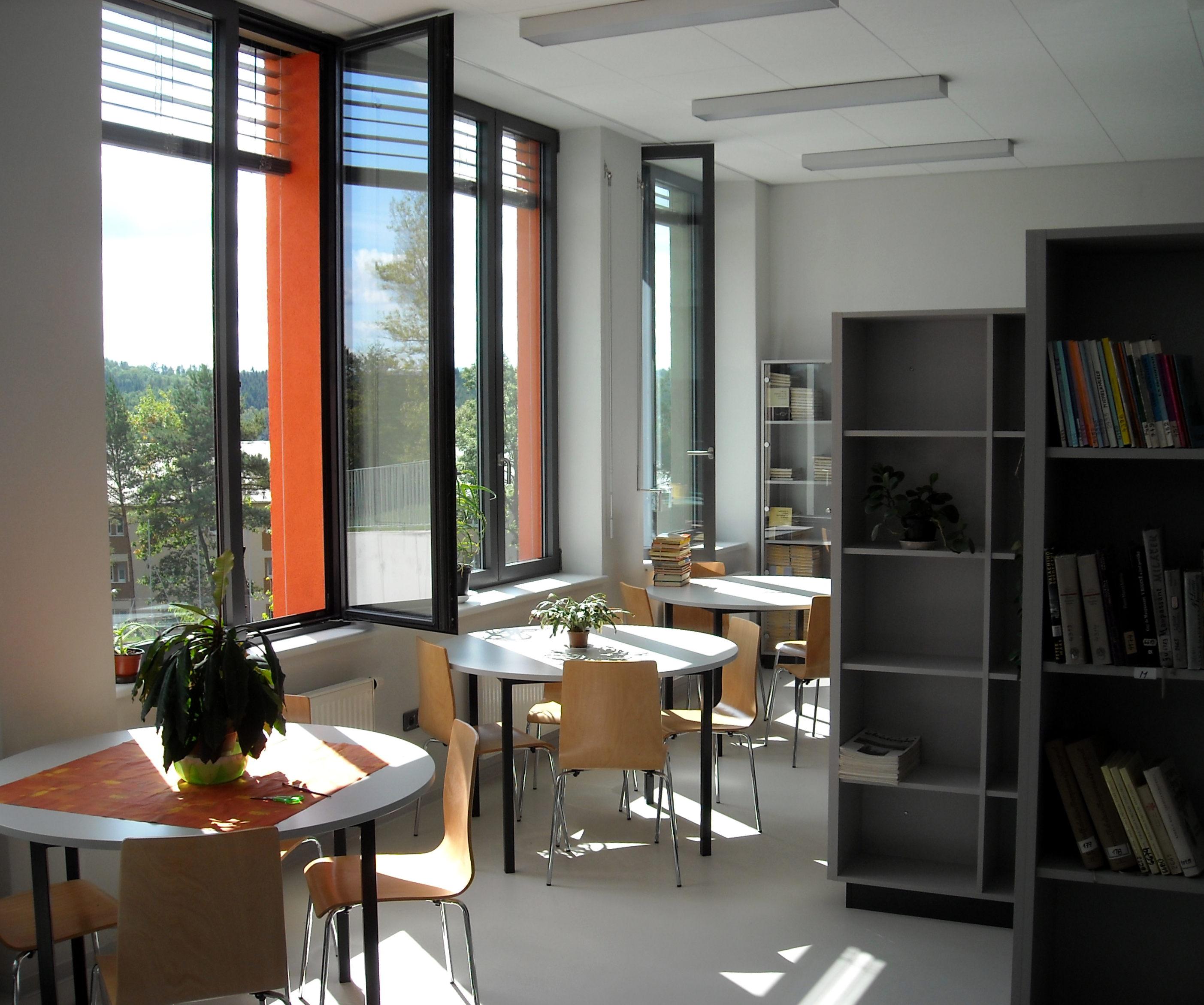 Střední průmyslová škola Ostrov foto 3