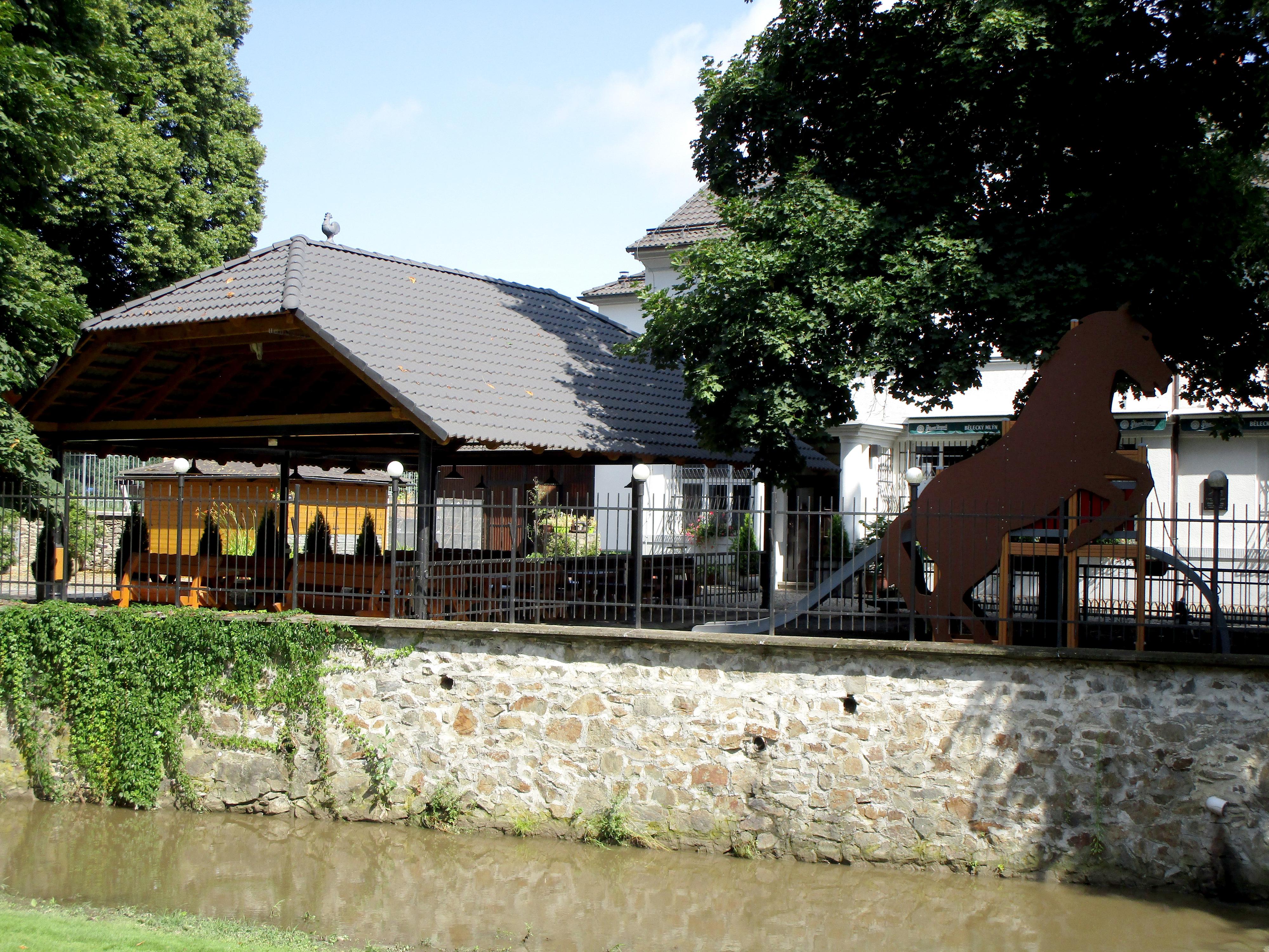 Restaurace Bělecký Mlýn foto 3