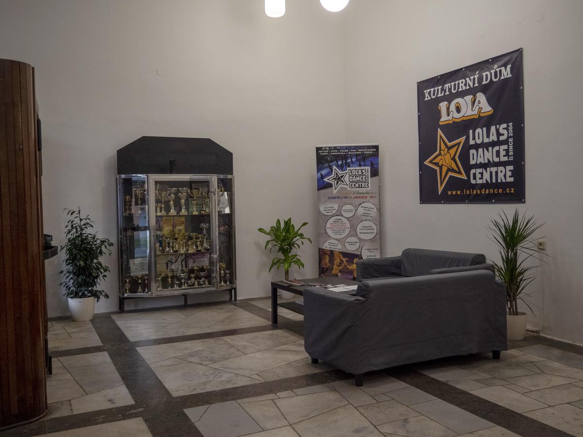 LOLA´S DANCE CENTRE