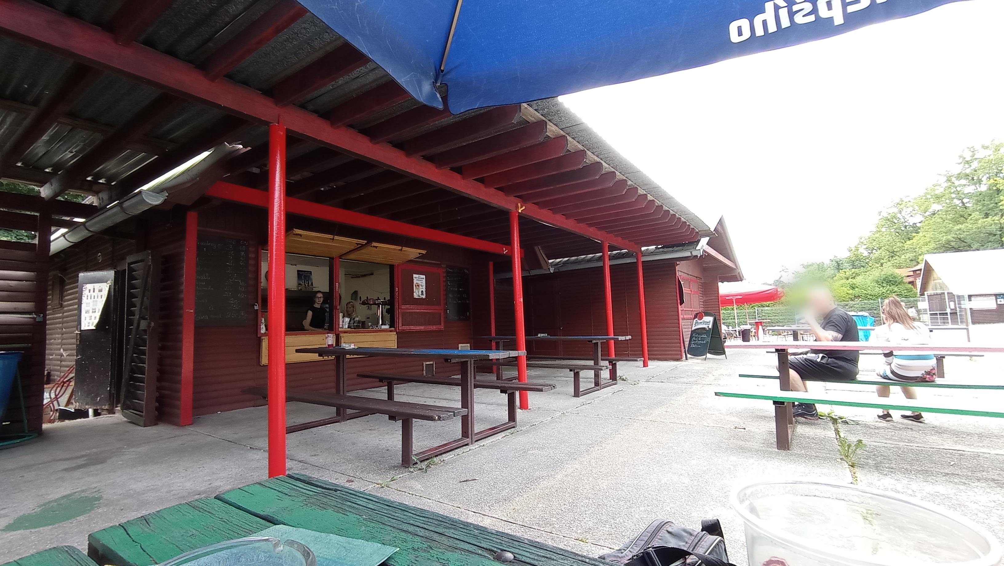 Občerstvení u koupaliště Babylon