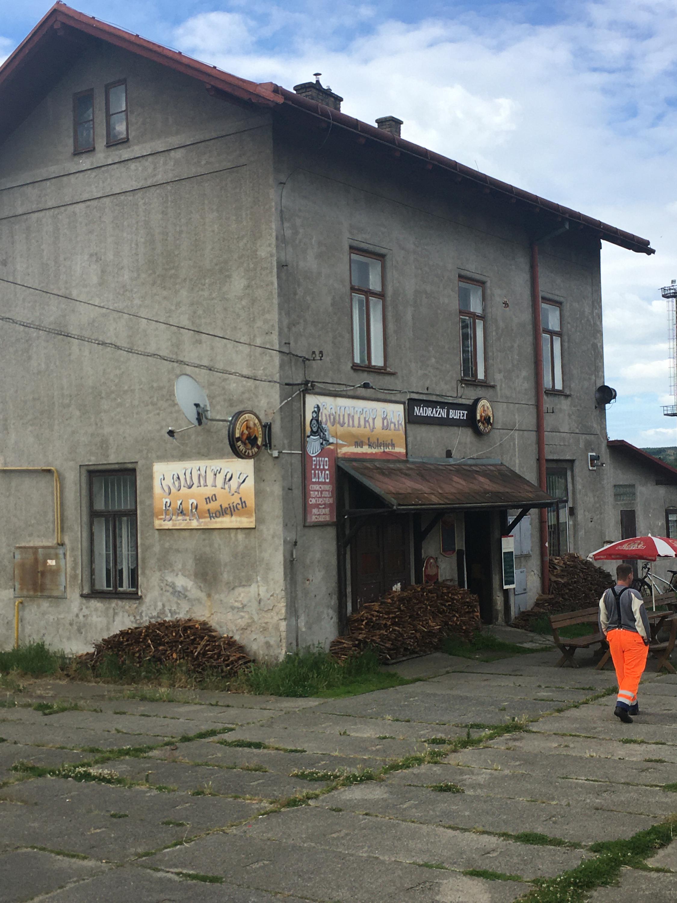 Country bar Na kolejích foto 2