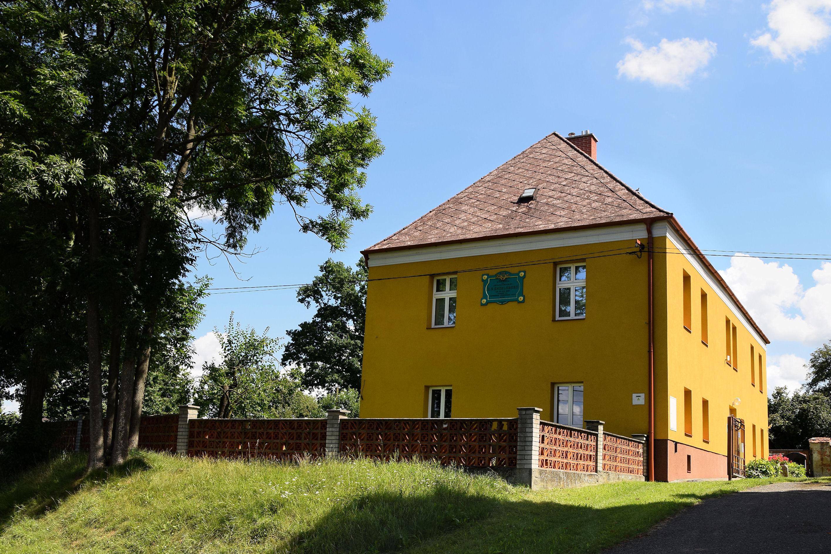 Římskokatolická farnost Vražné foto 2