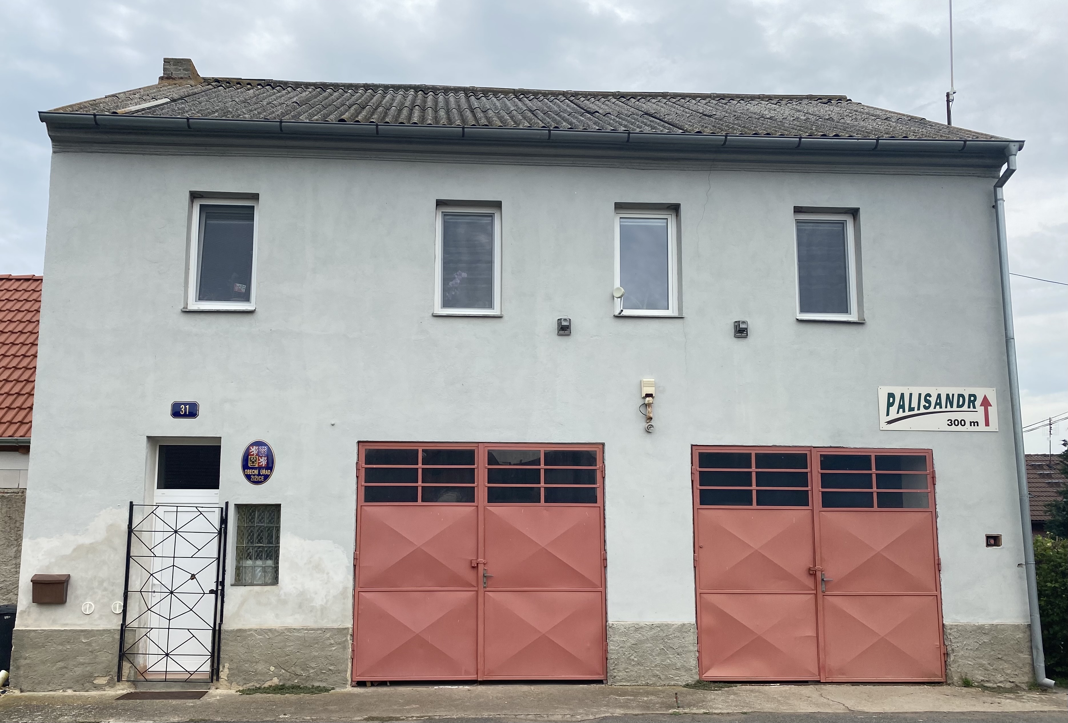 Žižice - obecní úřad foto 1
