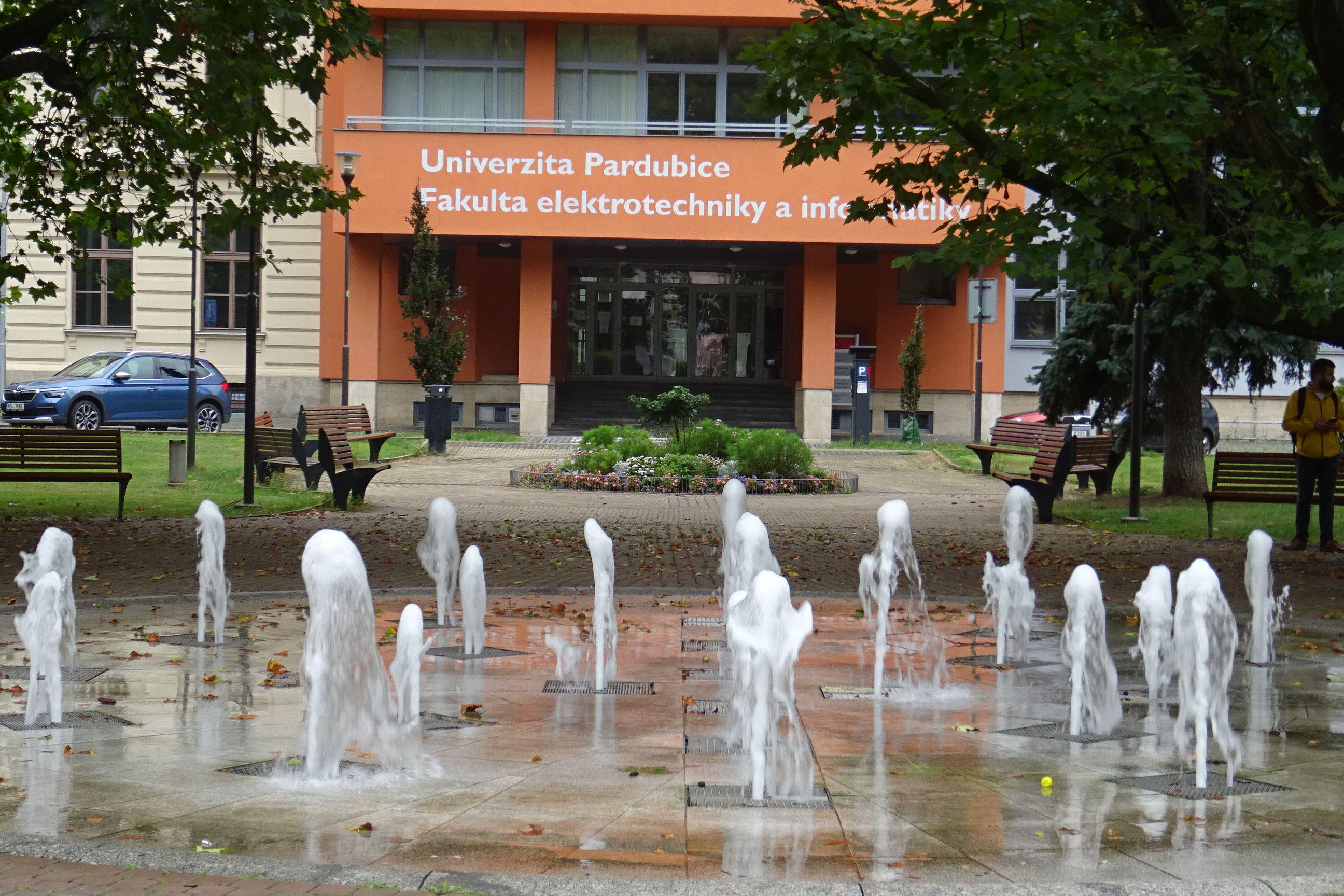Univerzita Pardubice - Fakulta elektrotechniky a informatiky foto 3