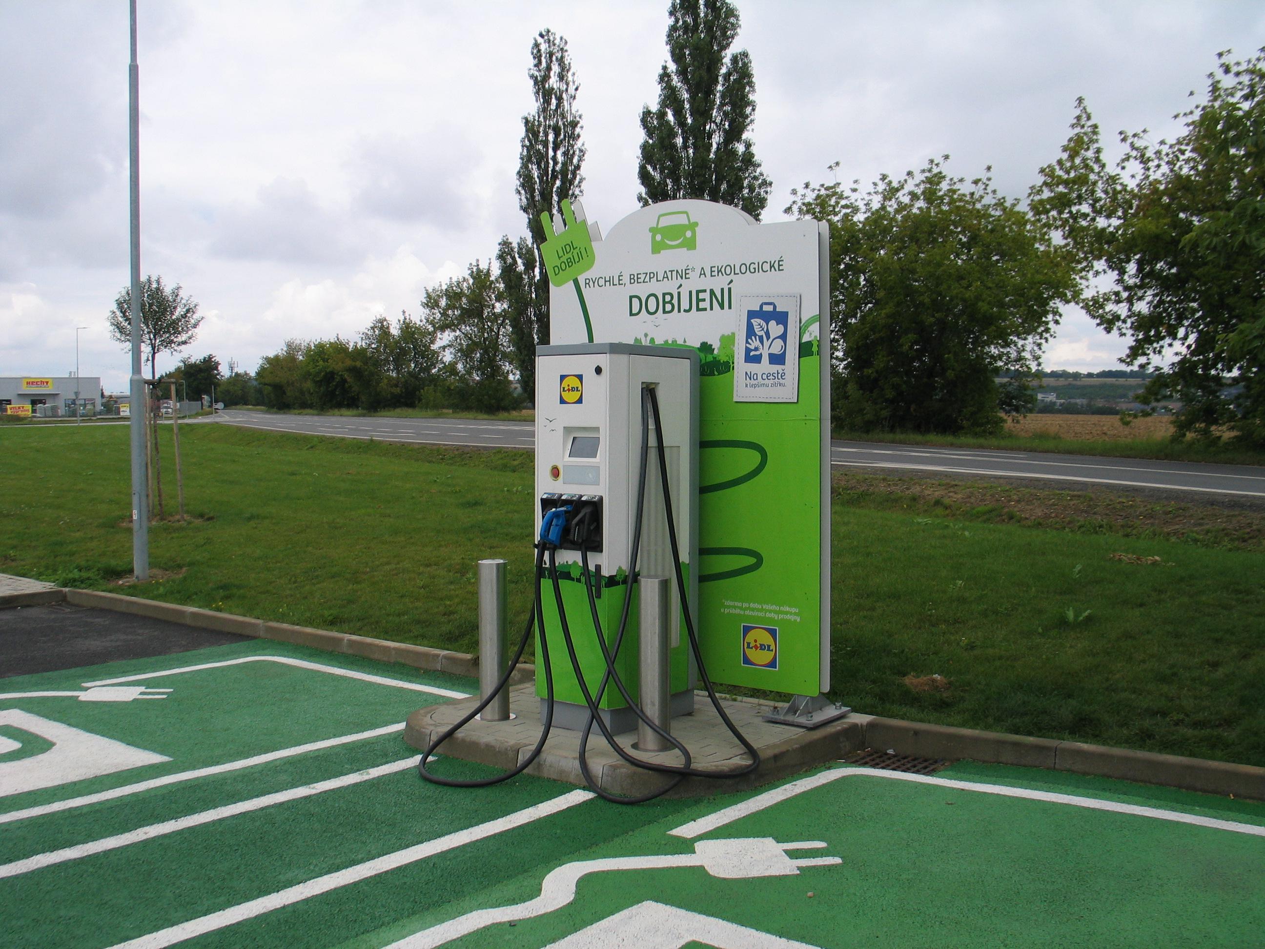 Rychlonabíjecí stanice Lidl foto 2