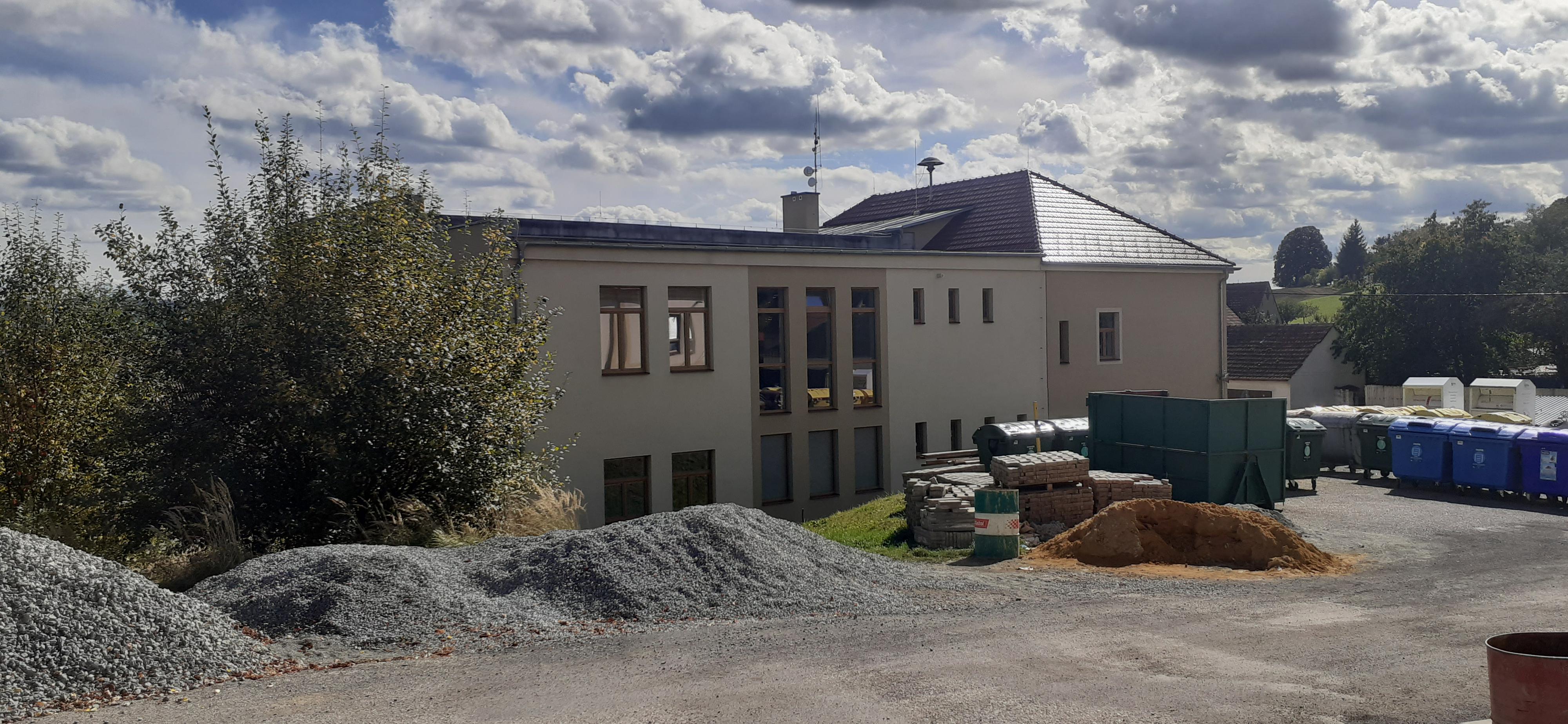 Sebranice - obecní úřad foto 2