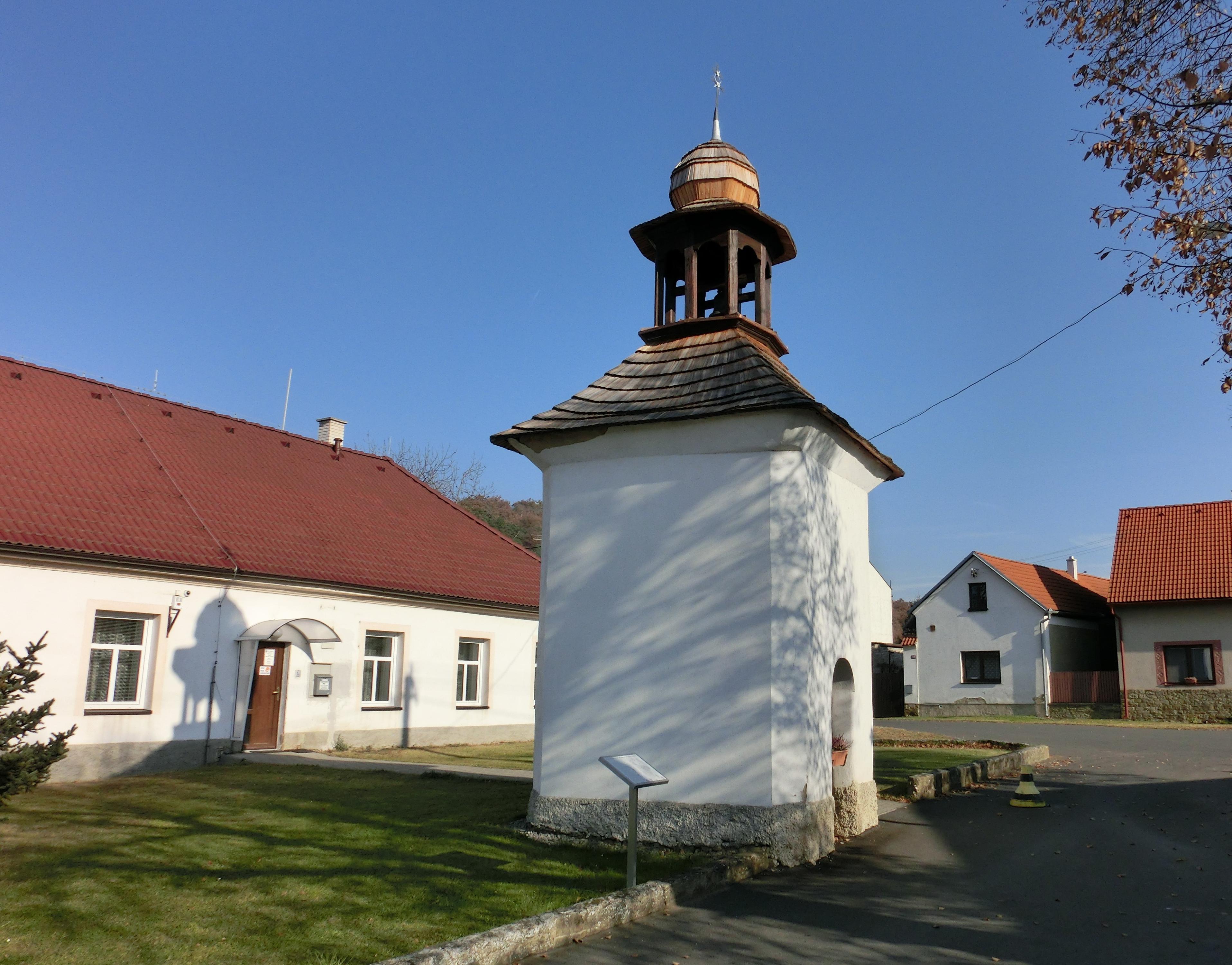 Libomyšl - obecní úřad foto 2
