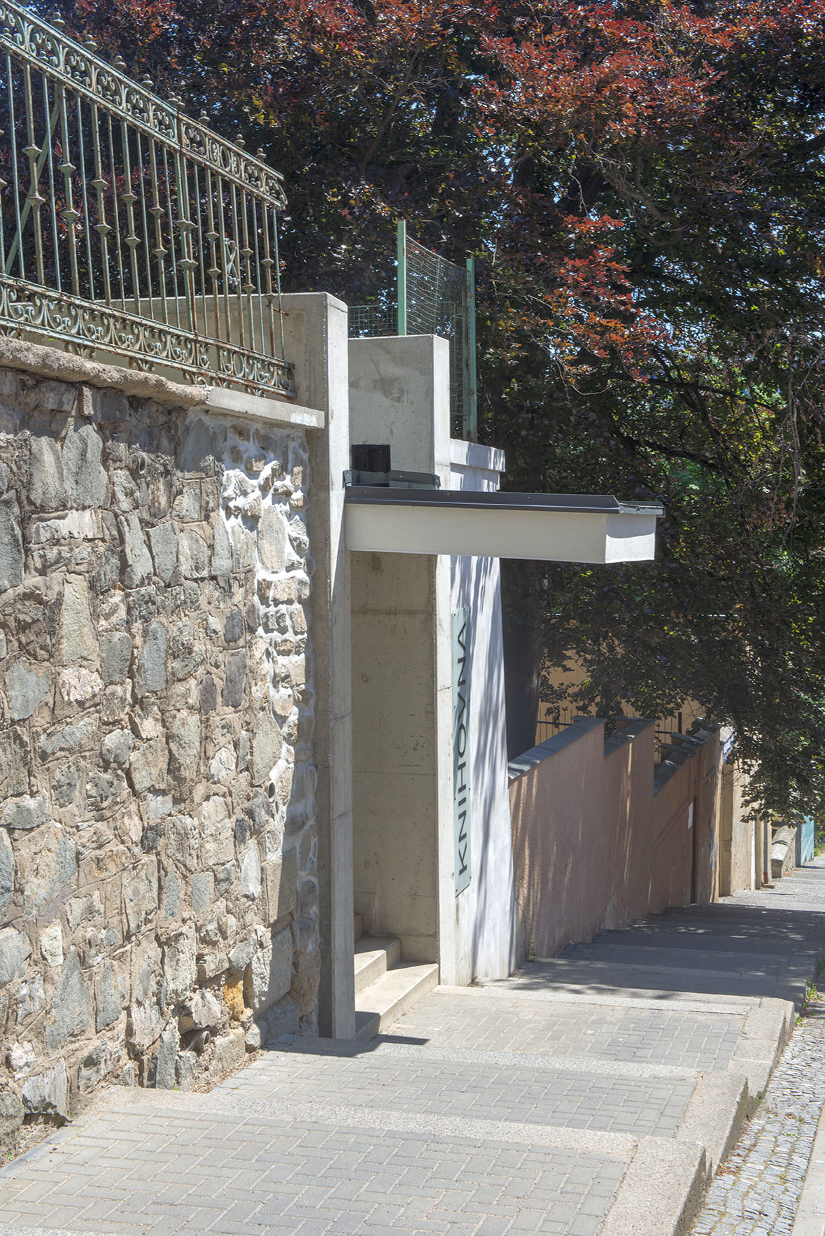 Knihovna Ústeckého kraje - Depozitář foto 2