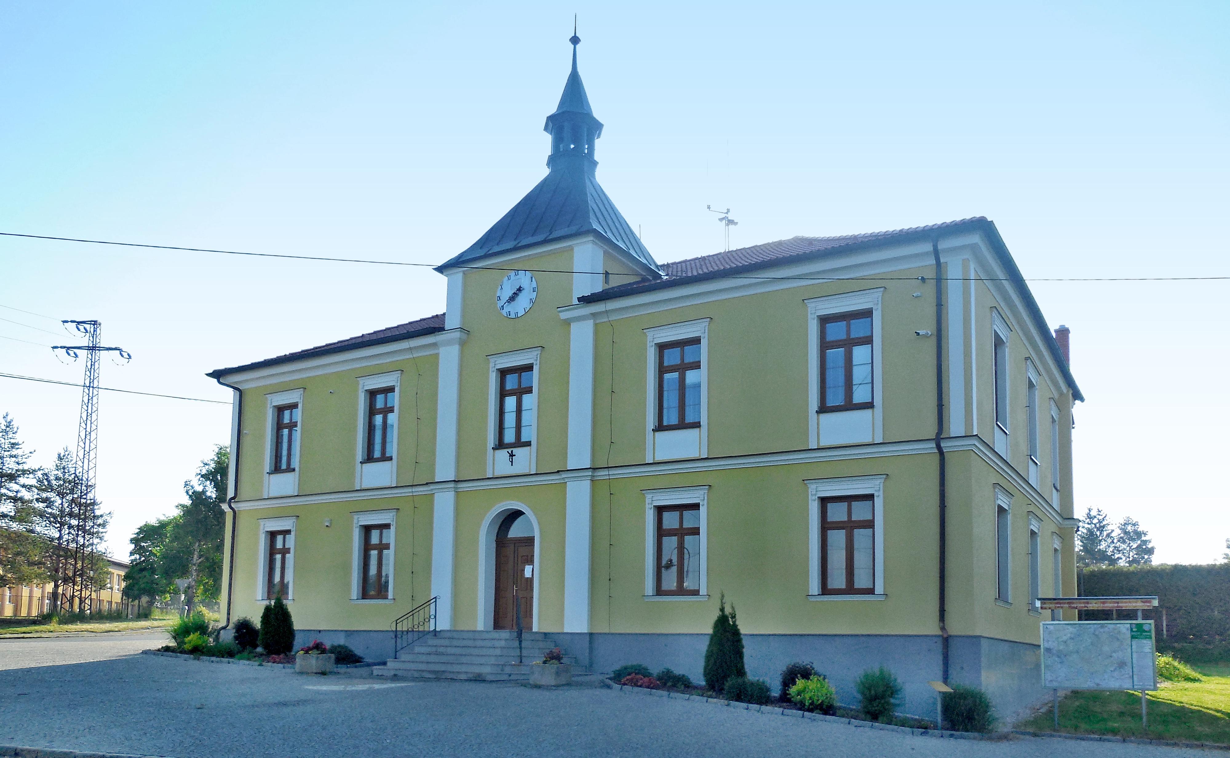 Strašice - obecní úřad foto 4
