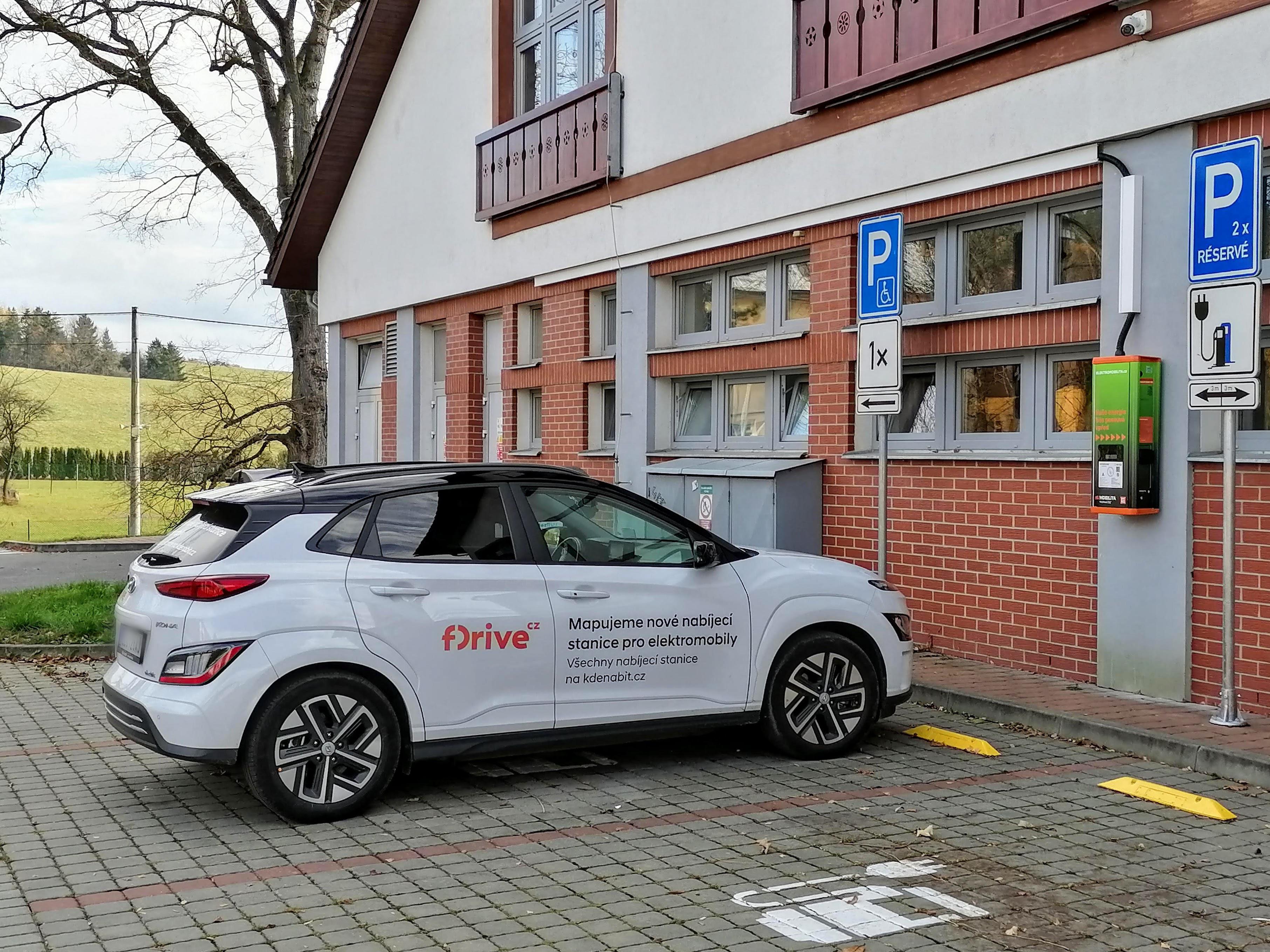 Nabíjecí stanice ČEZ