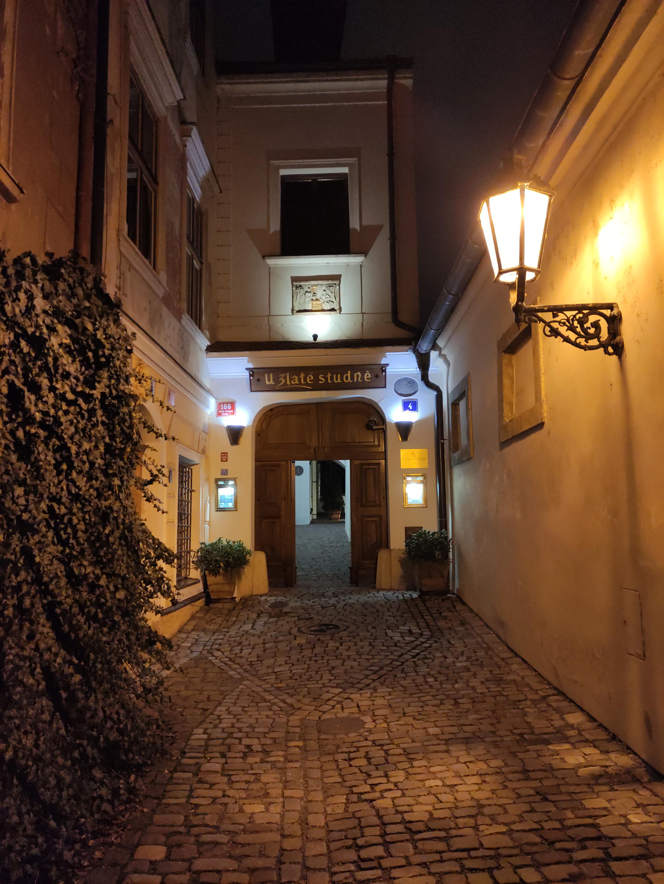 Hotel U Zlaté studně foto 3