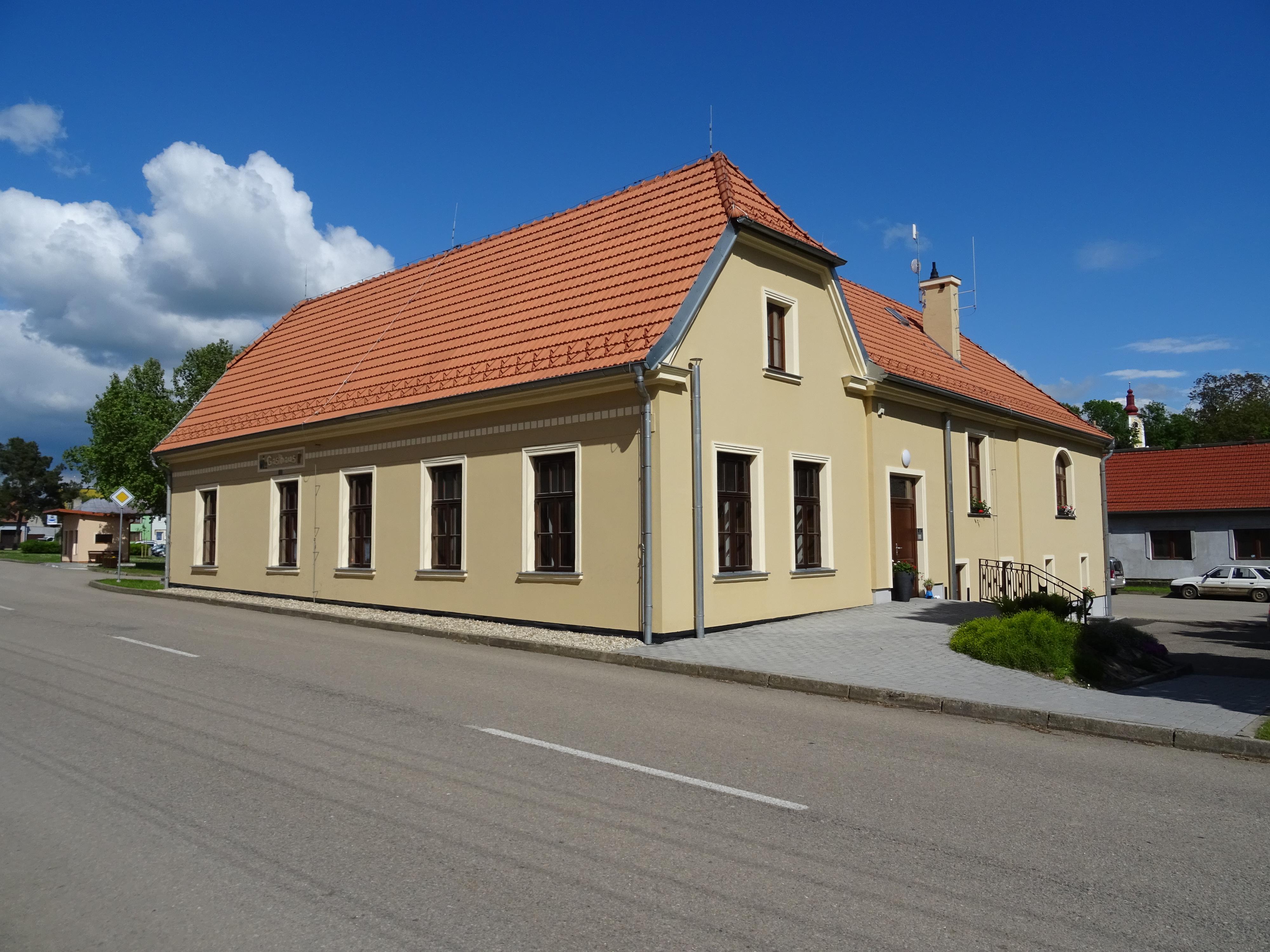 Kučerov - obecní úřad foto 2